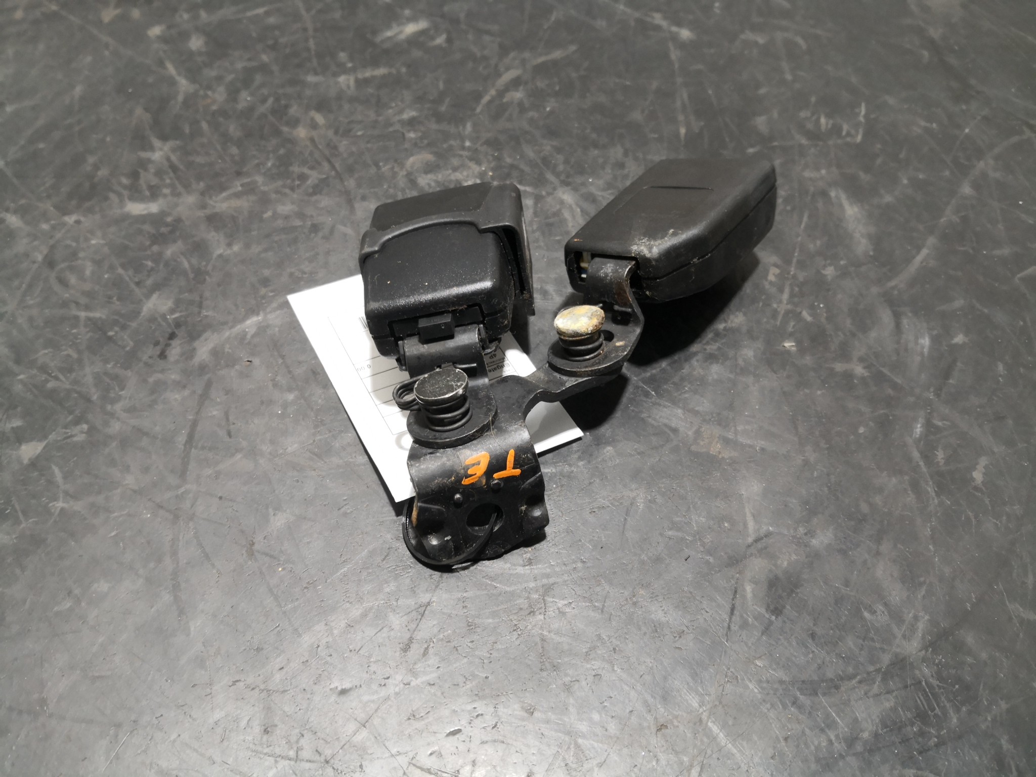 Engate Cinto Trás Meio AUDI A4 (8K2, B8) | 07 - 15 Imagem-2