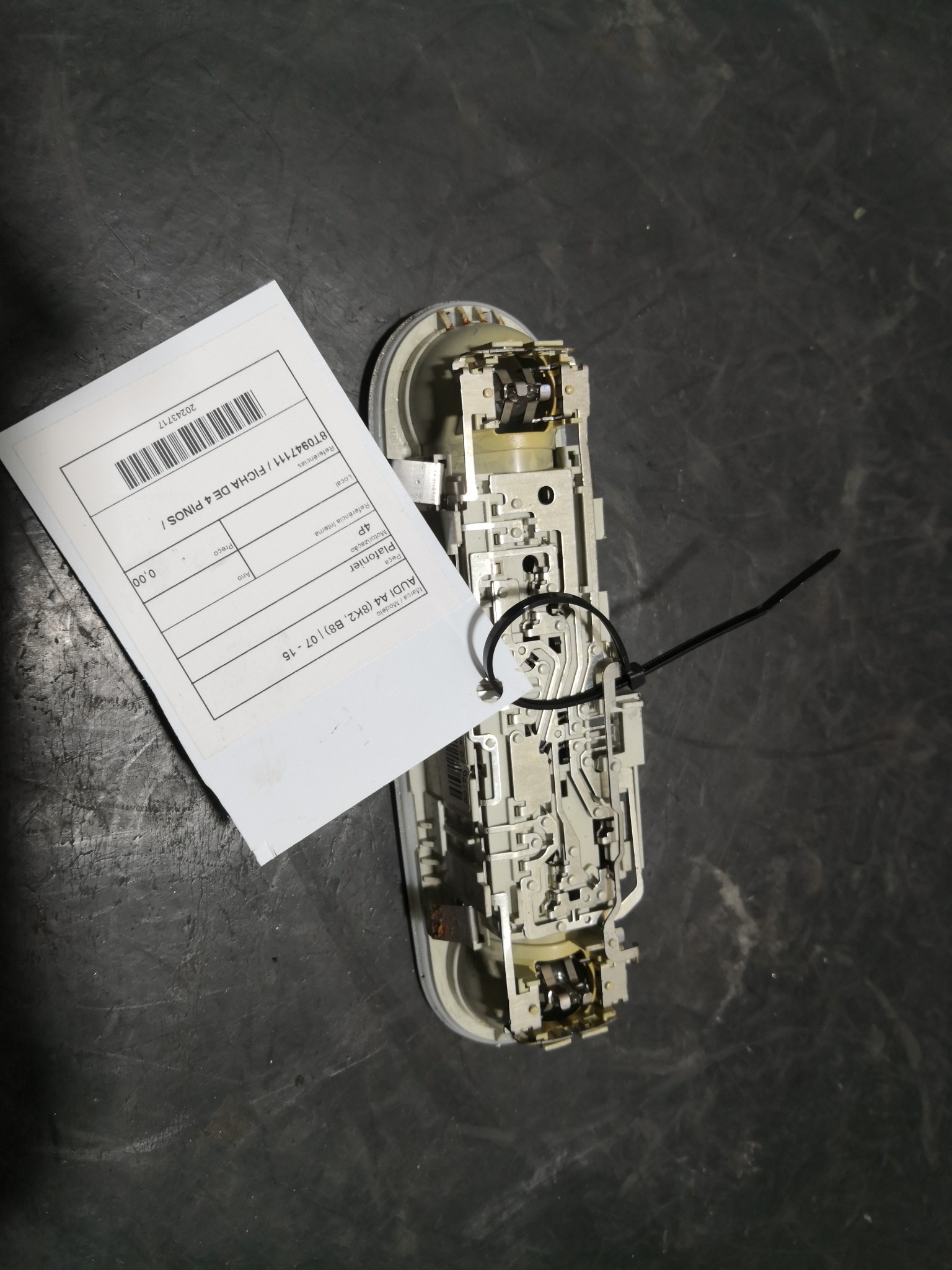 Plafonier  AUDI A4 (8K2, B8) | 07 - 15 Imagem-1