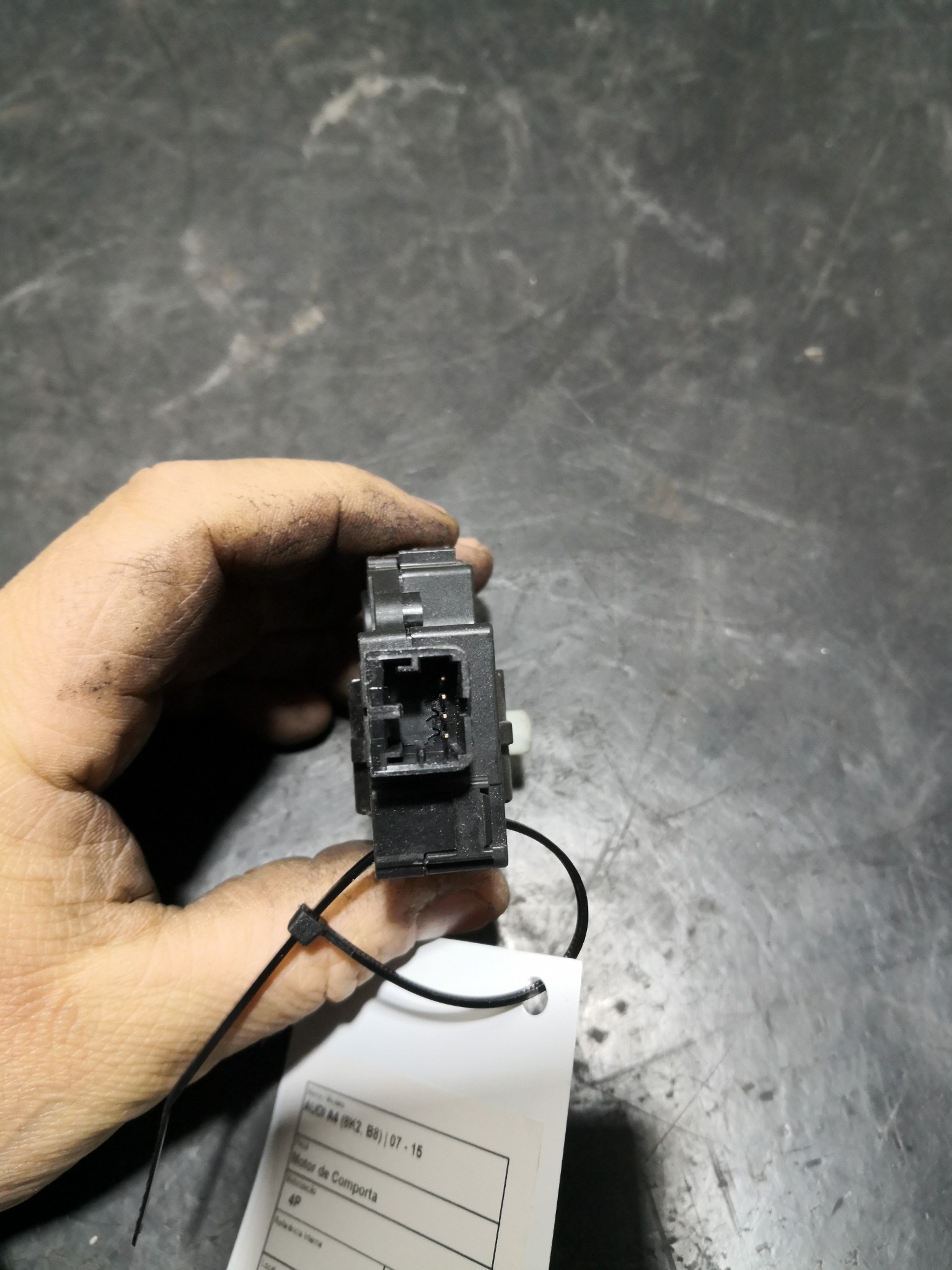 Motor de Comporta AUDI A4 (8K2, B8) | 07 - 15 Imagem-1