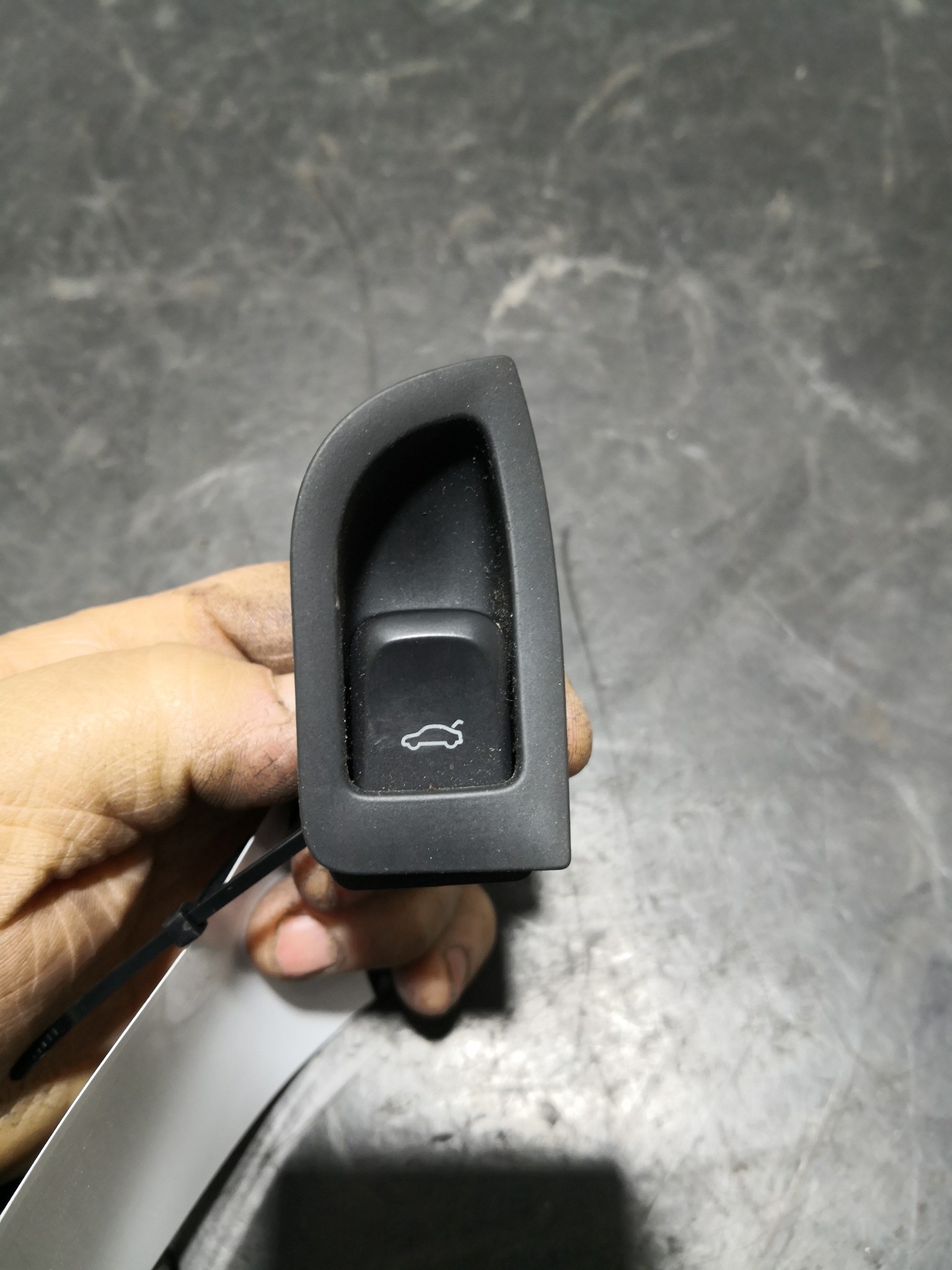 Botão Mala Eletrico AUDI A4 (8K2, B8) | 07 - 15 Imagem-2