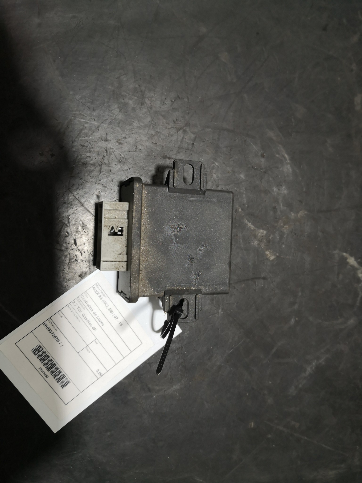 Centralina de Luzes AUDI A4 (8K2, B8) | 07 - 15 Imagem-2