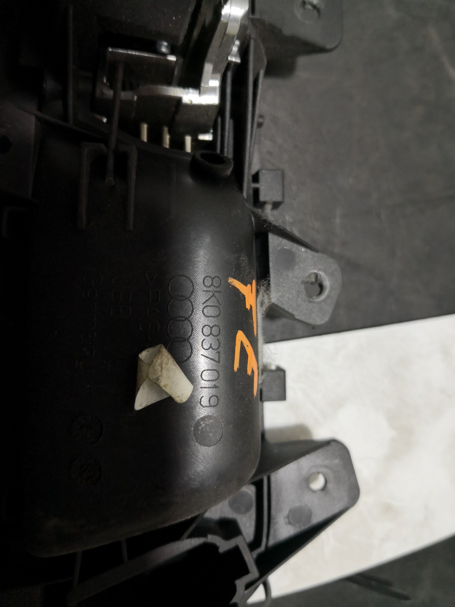 Puxador Interior Frt Esq AUDI A4 (8K2, B8) | 07 - 15 Imagem-2