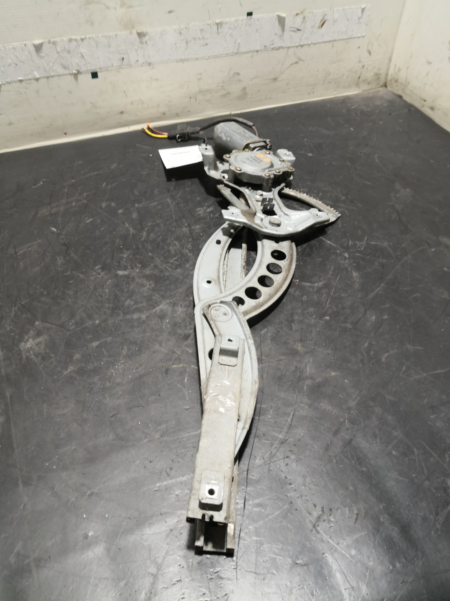 Elevador Frente Dto Electrico VOLKSWAGEN PASSAT (315, 3A5) | 88 - 96 Imagem-3