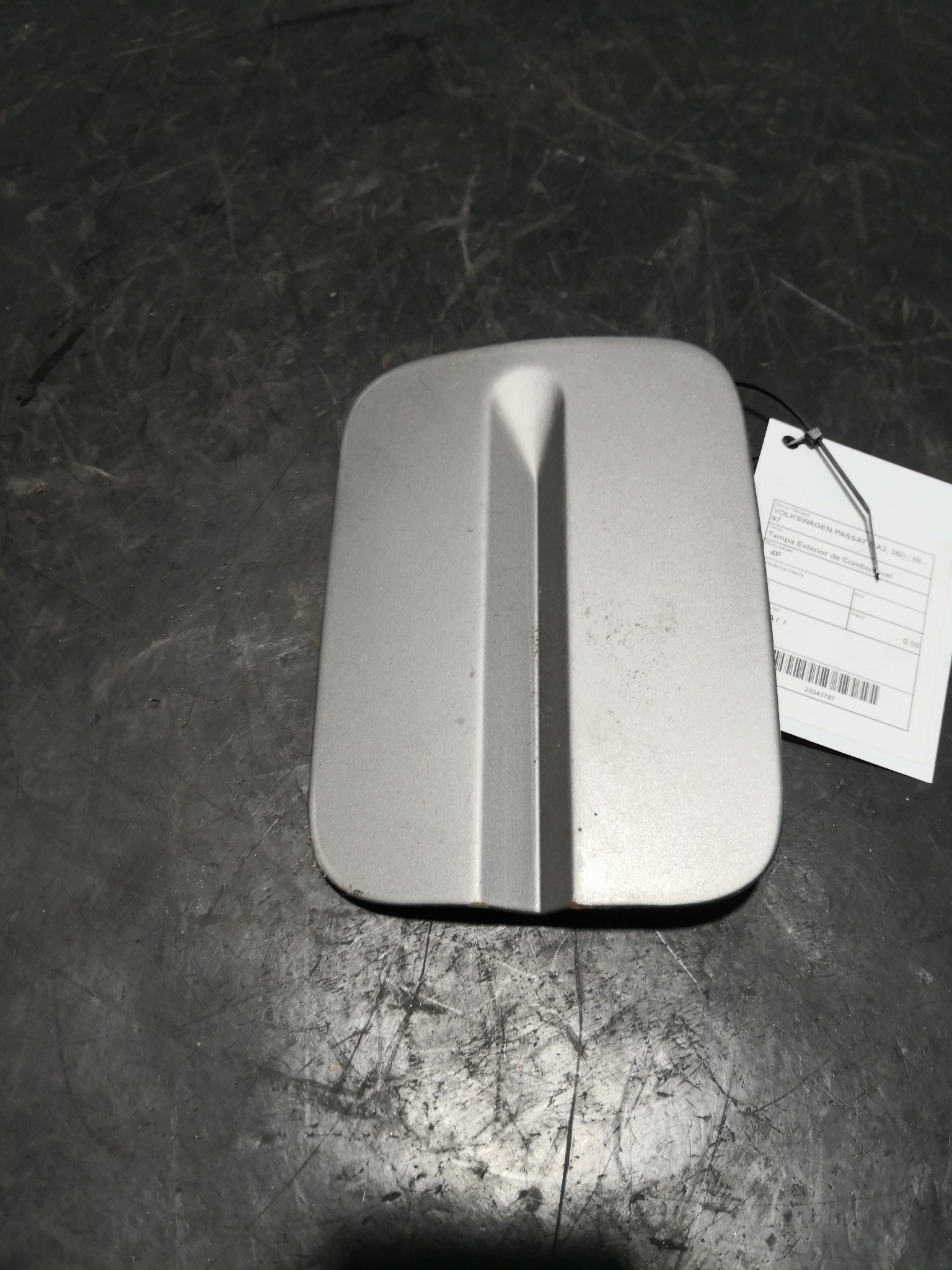 Tampa Exterior de Combustivel VOLKSWAGEN PASSAT (3A2, 35I) | 88 - 97 Imagem-1