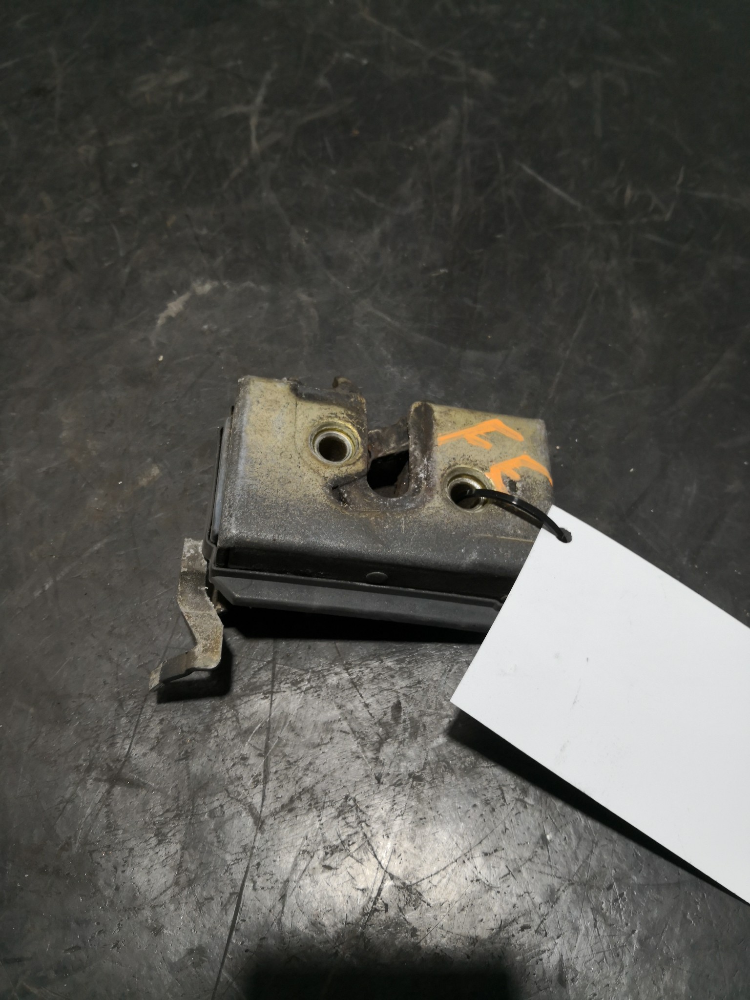 Fecho da Porta Frente Esq VOLKSWAGEN PASSAT (3A2, 35I) | 88 - 97 Imagem-2