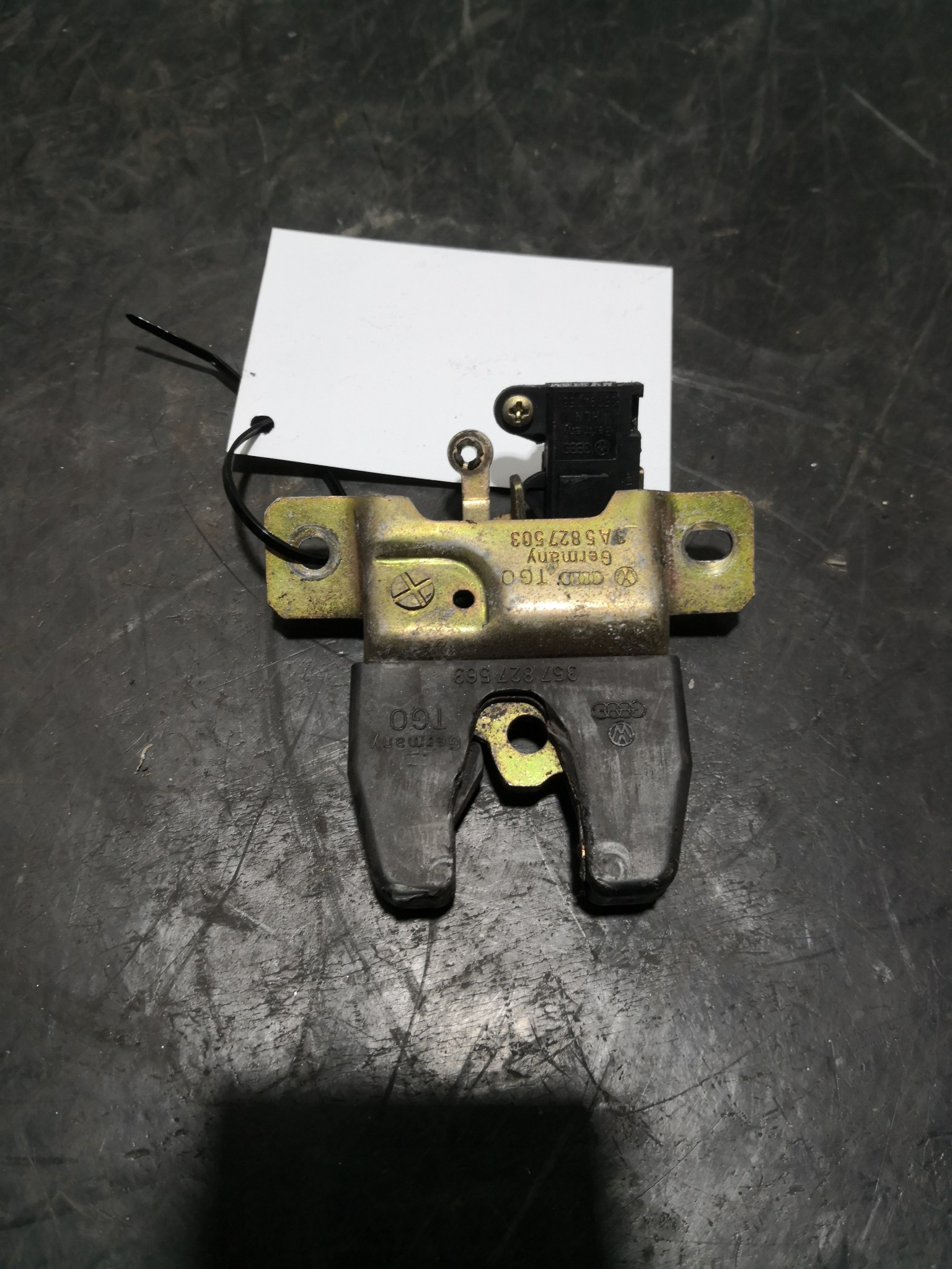 Fecho da Mala VOLKSWAGEN - ID S_103800