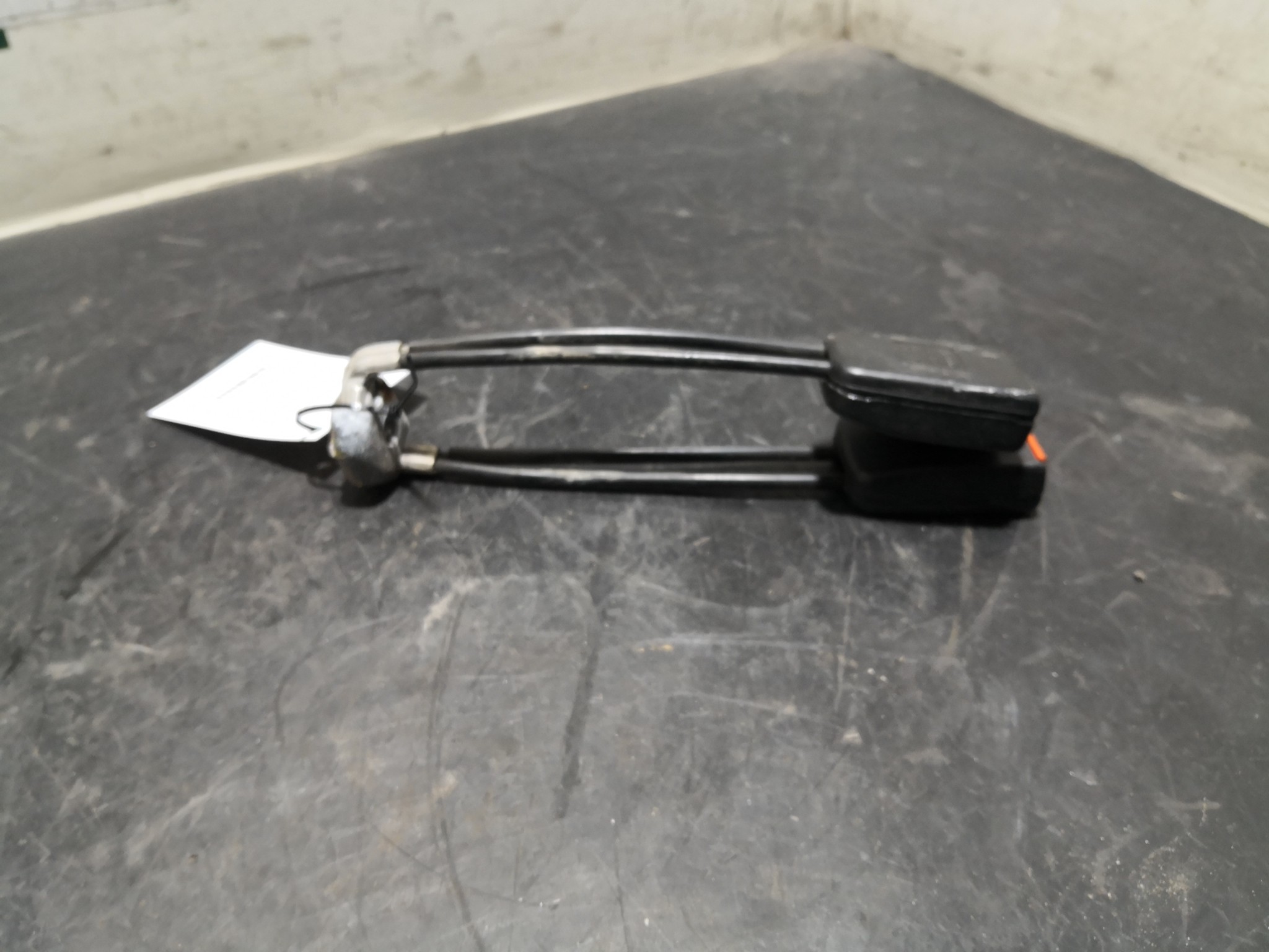 Engate Cinto Trás Dto VOLKSWAGEN PASSAT (3A2, 35I) | 88 - 97 Imagem-1