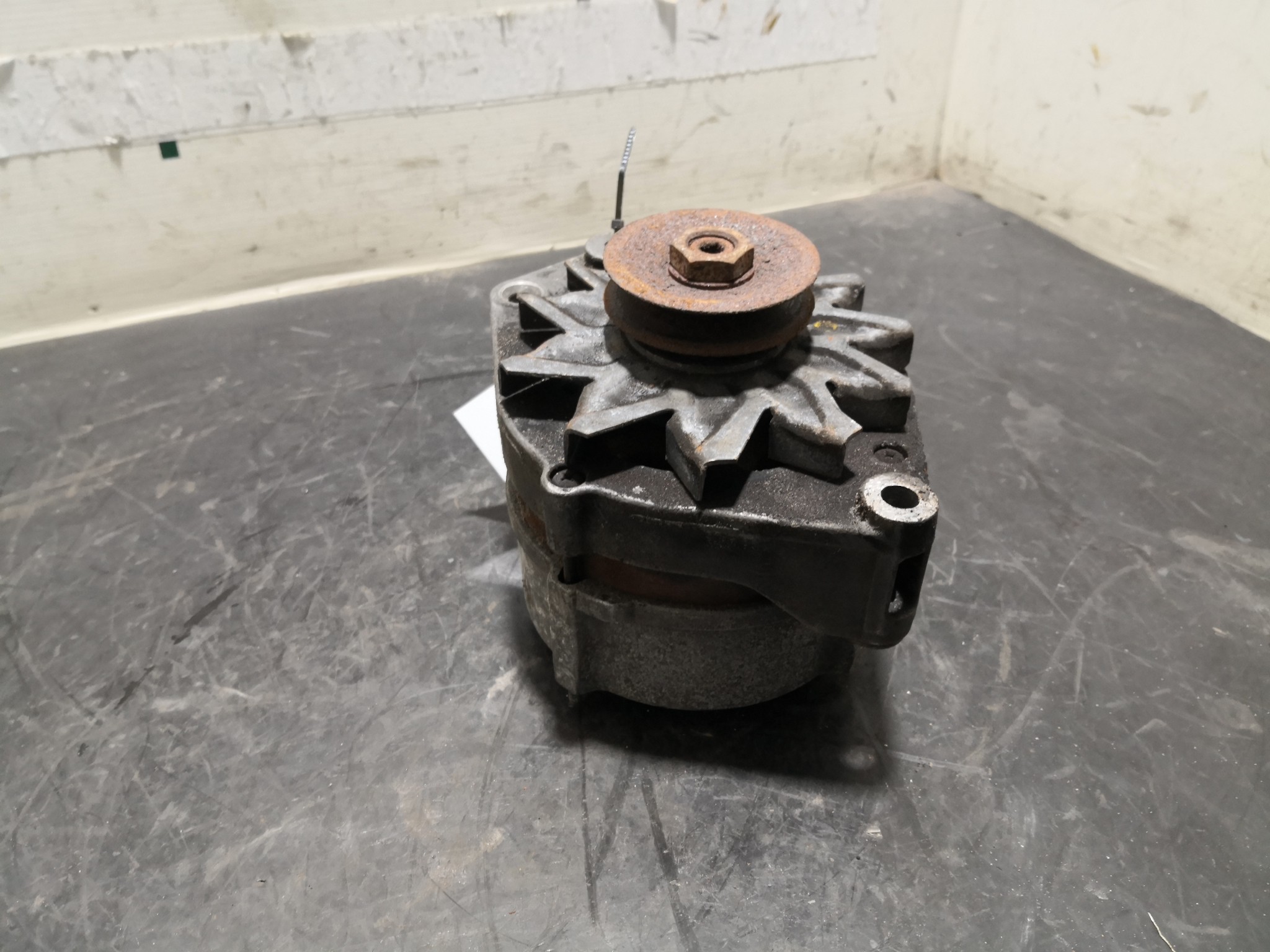 Alternador VOLKSWAGEN PASSAT (3A2, 35I) | 88 - 97 Imagem-2