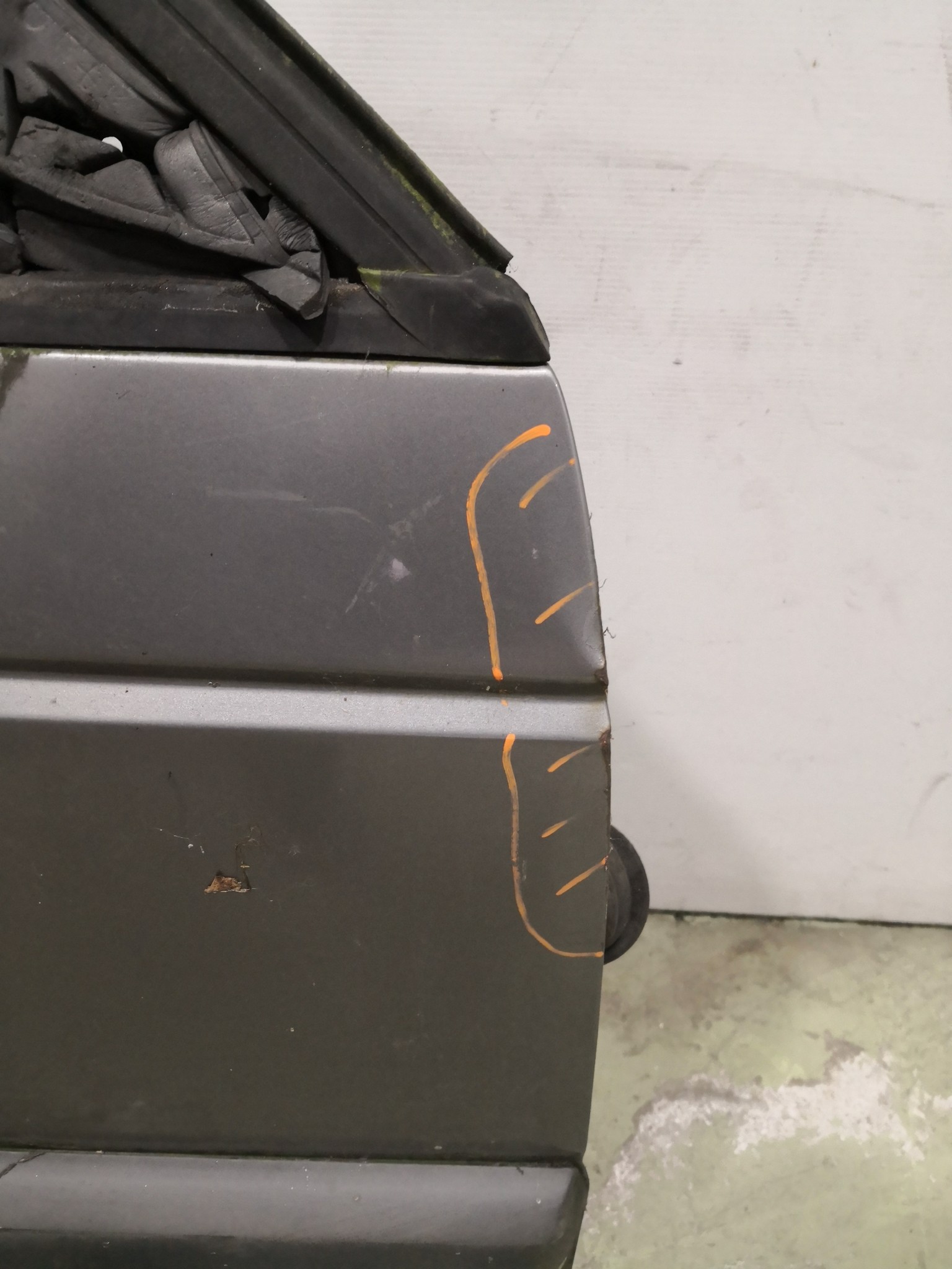 Porta Frente Dto VOLKSWAGEN PASSAT (3A2, 35I) | 88 - 97 Imagem-1