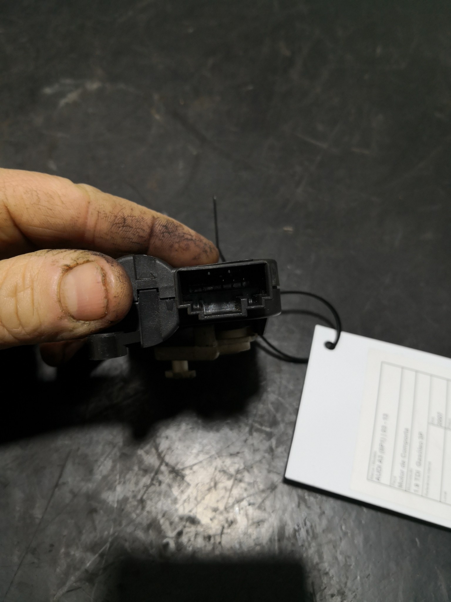 Motor de Comporta AUDI A3 (8P1) | 03 - 13 Imagem-1