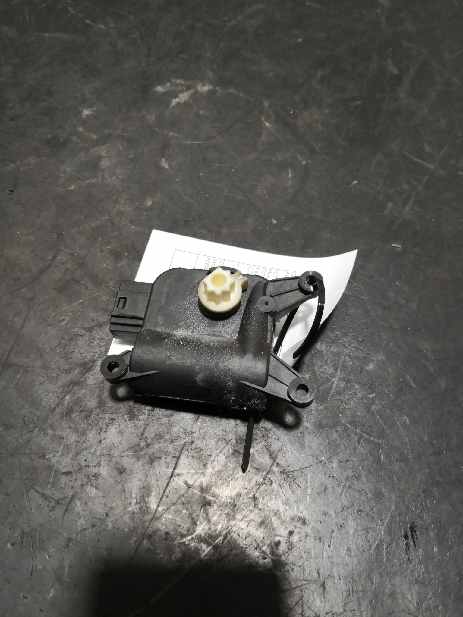 Motor de Comporta AUDI A3 (8P1) | 03 - 13 Imagem-2