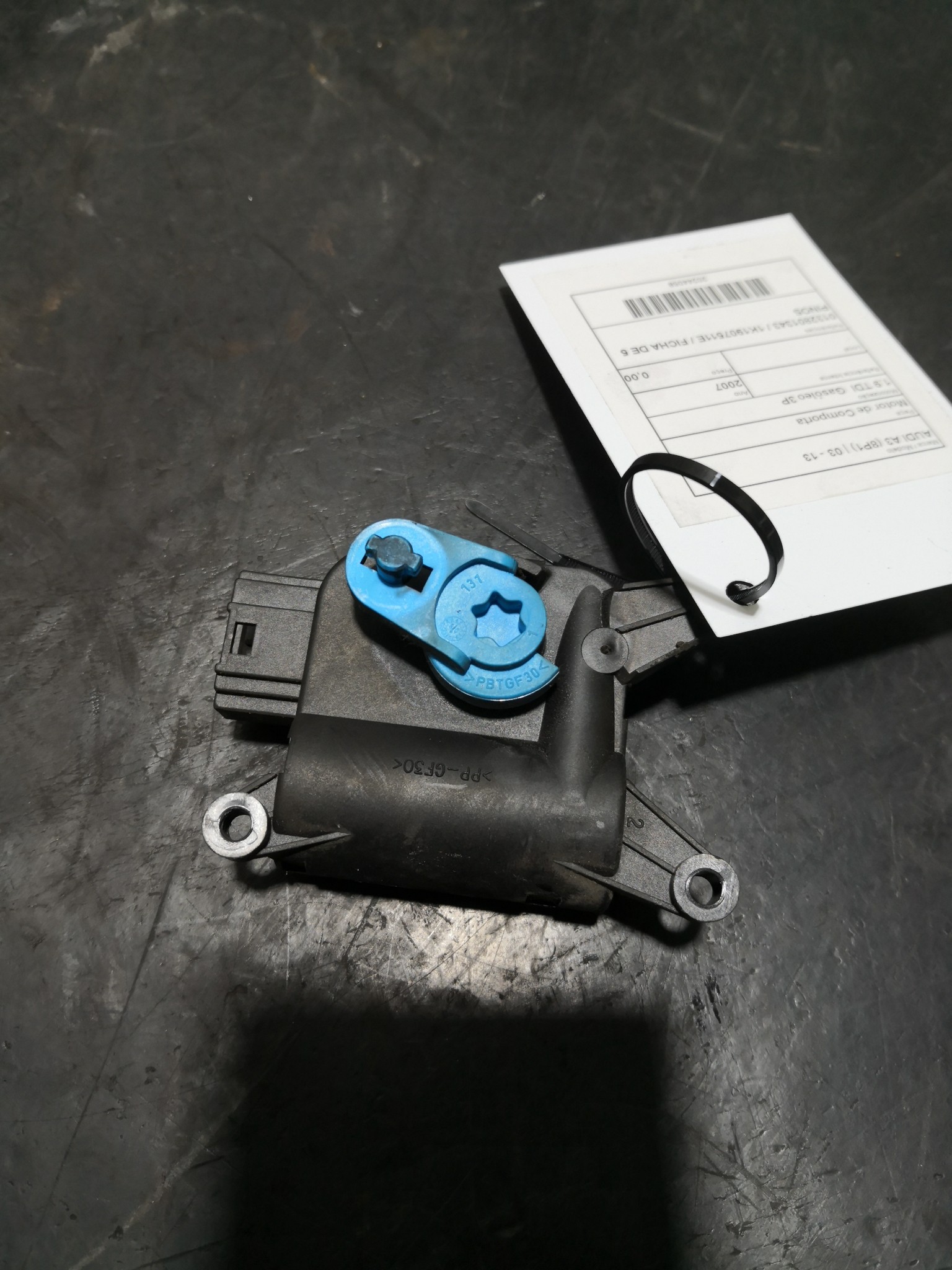 Motor de Comporta AUDI A3 (8P1) | 03 - 13 Imagem-2