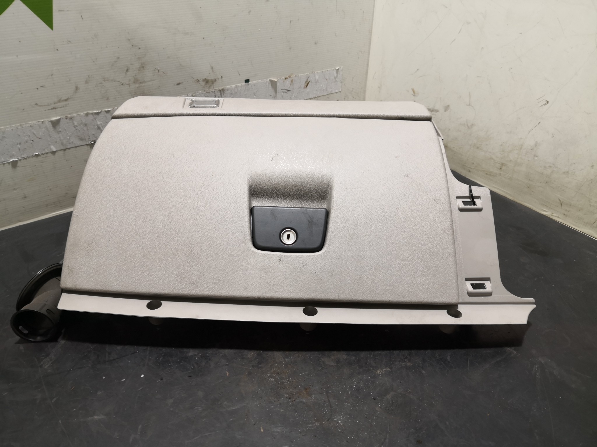 Porta Luvas VOLVO - ID S_104114