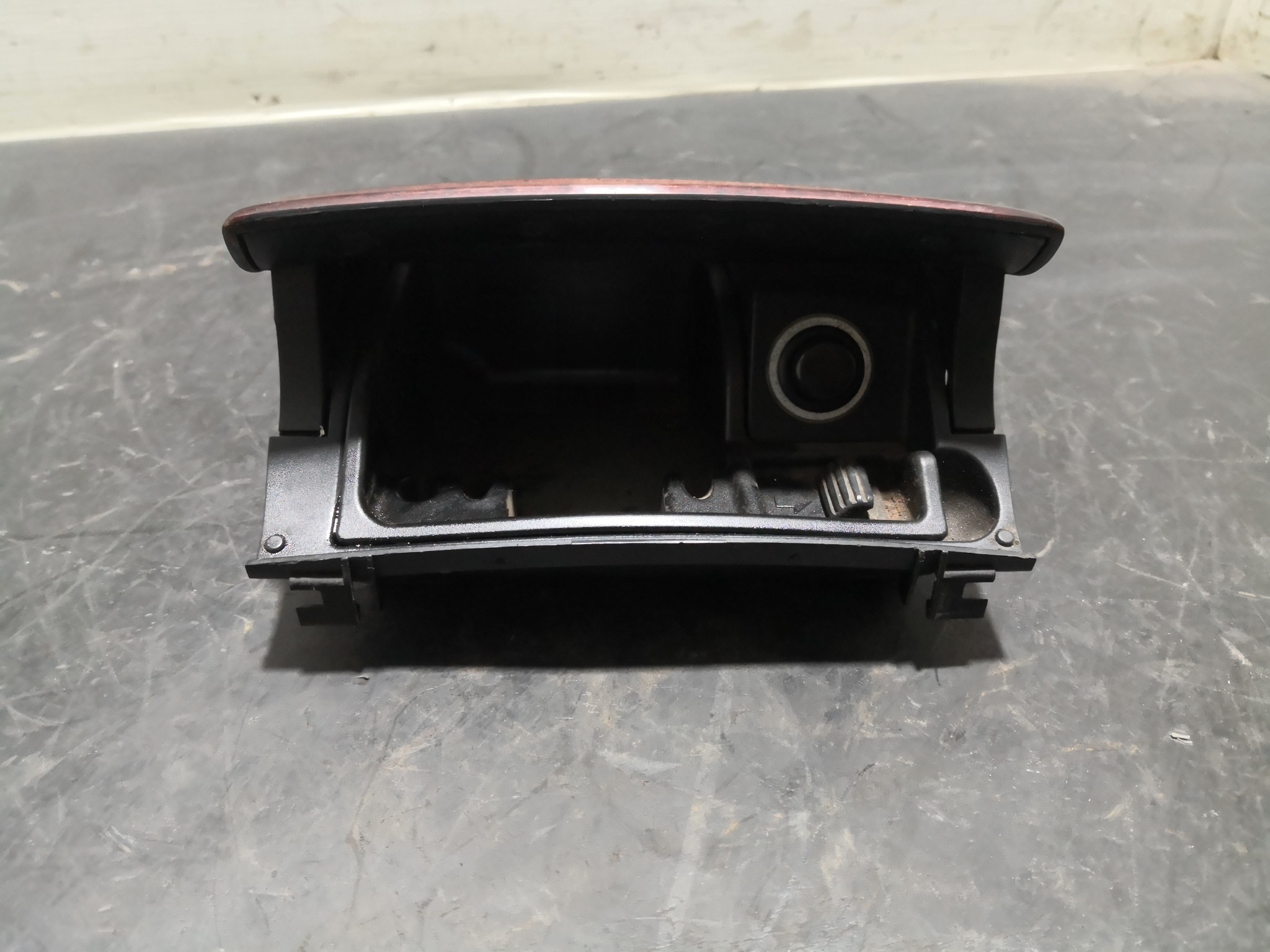 Cinzeiro MERCEDES-BENZ E-CLASS (W211) | 02 - 09 Imagem-2