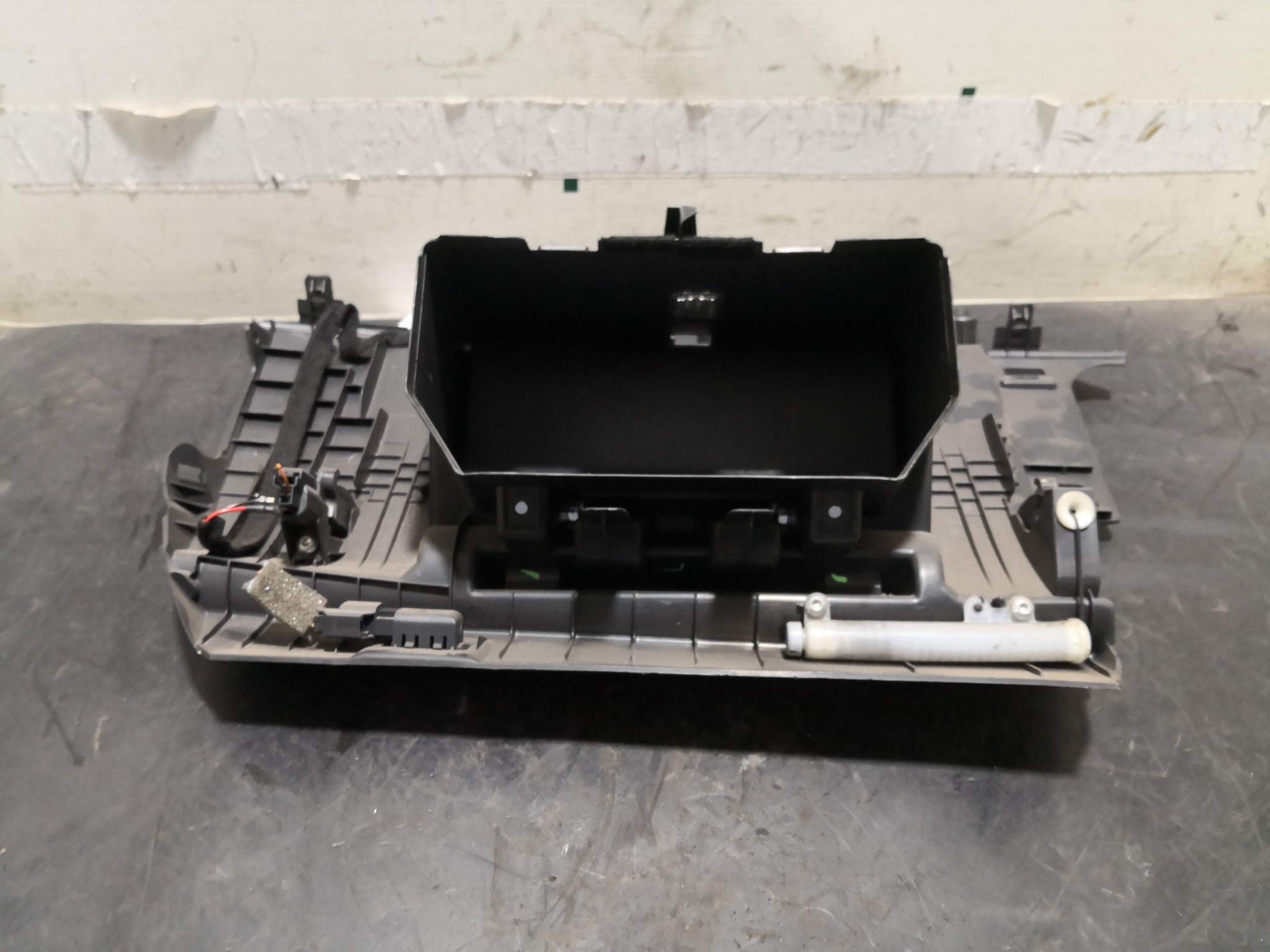 Porta Luvas VOLVO C30 (533) | 06 - 13 Imagem-2