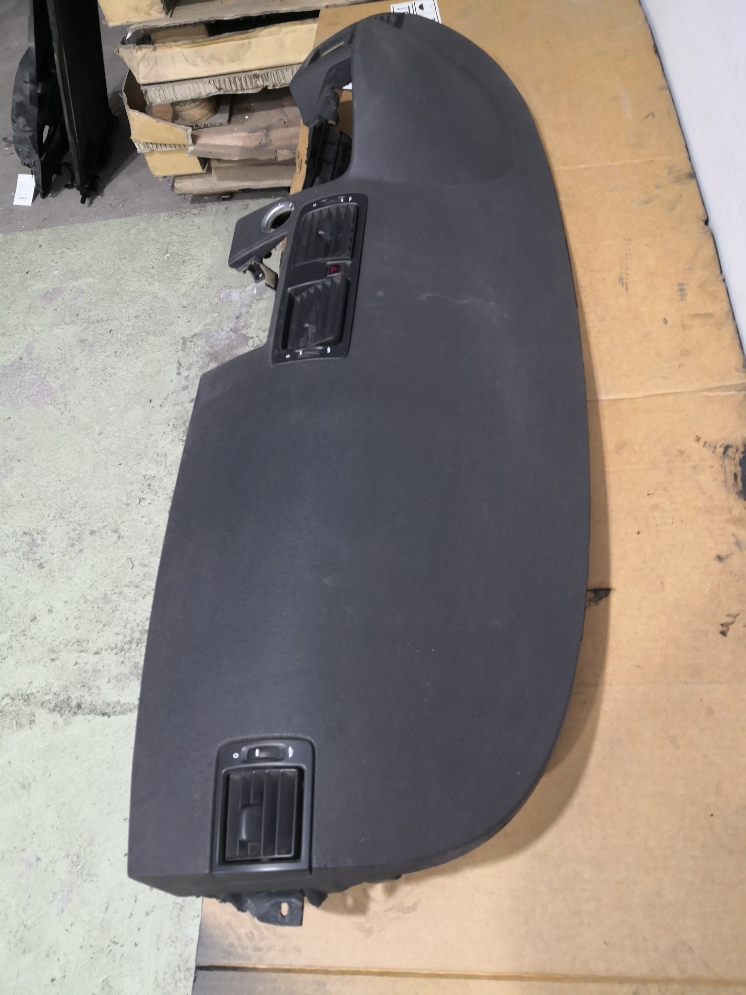 Tablier VOLVO C30 (533) | 06 - 13 Imagem-1