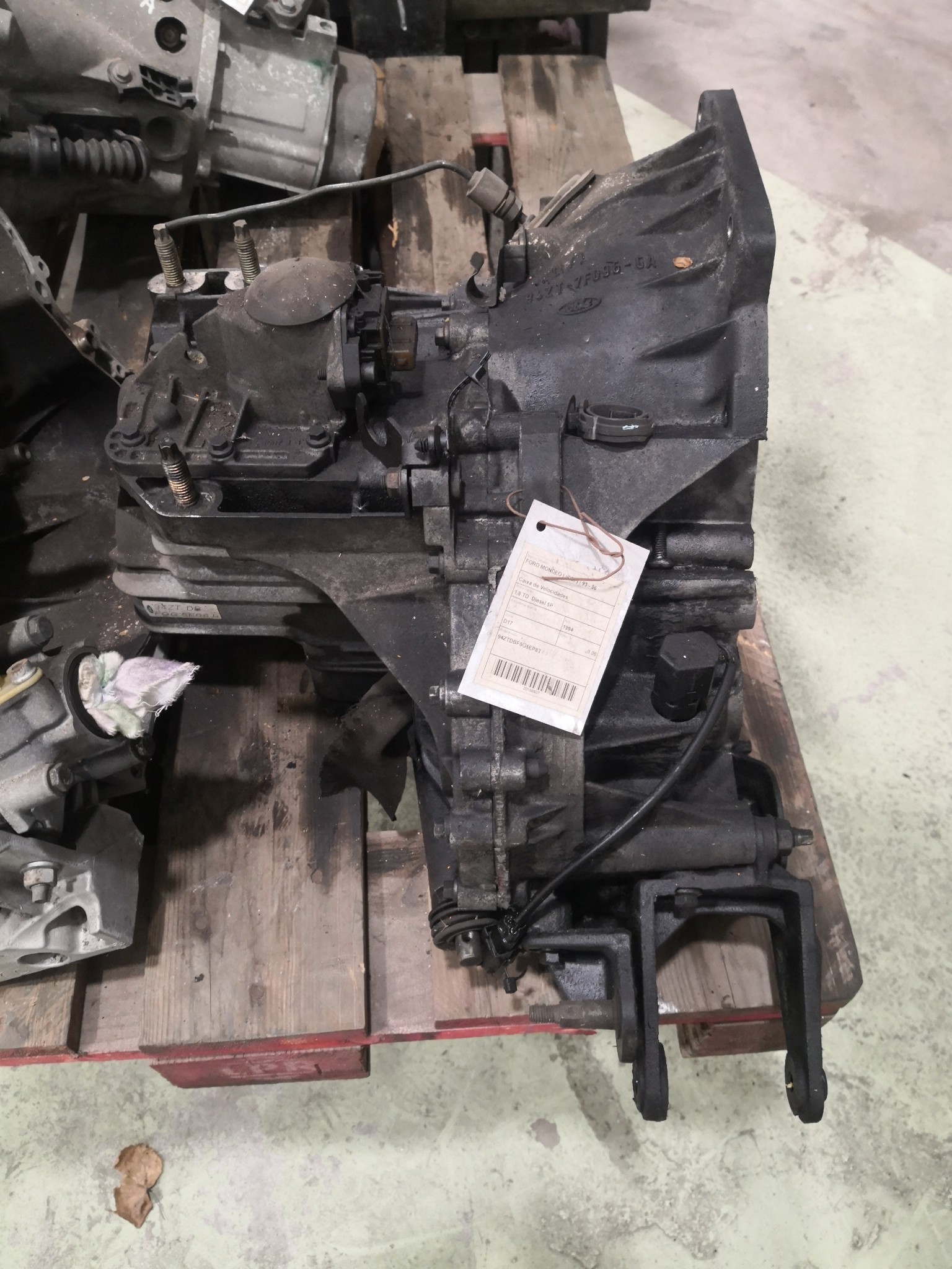 Caixa de Velocidades FORD - ID S_48506