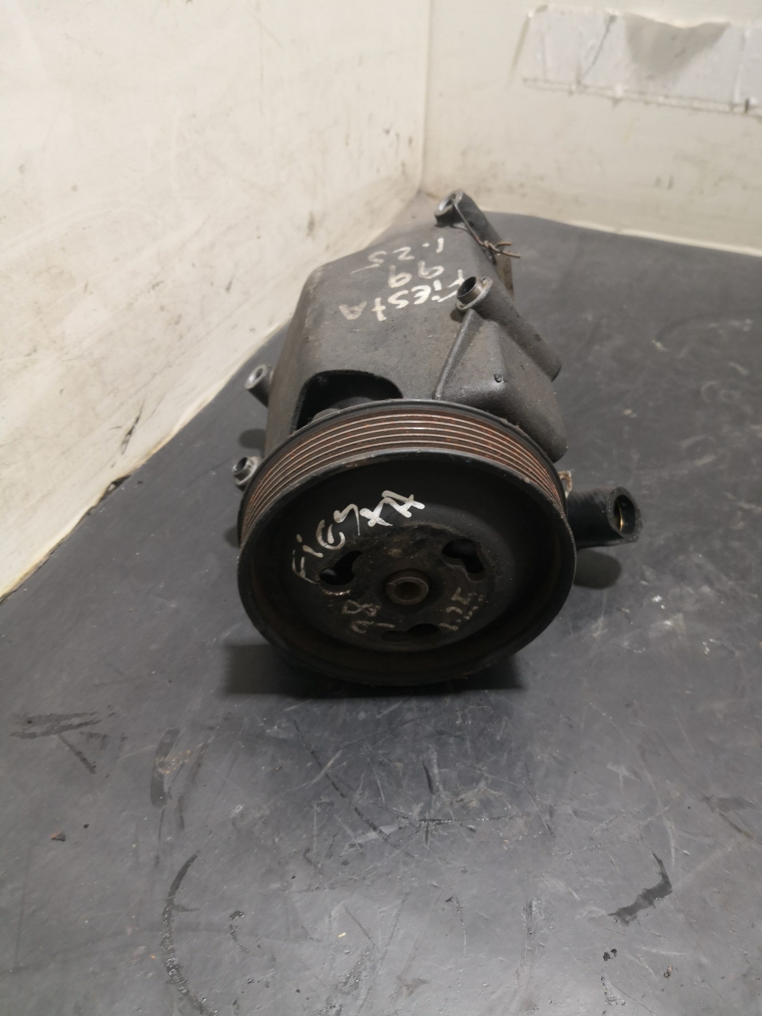 Bomba Direção Assistida FORD FIESTA IV (JA_, JB_) | 95 - 02 Imagem-2