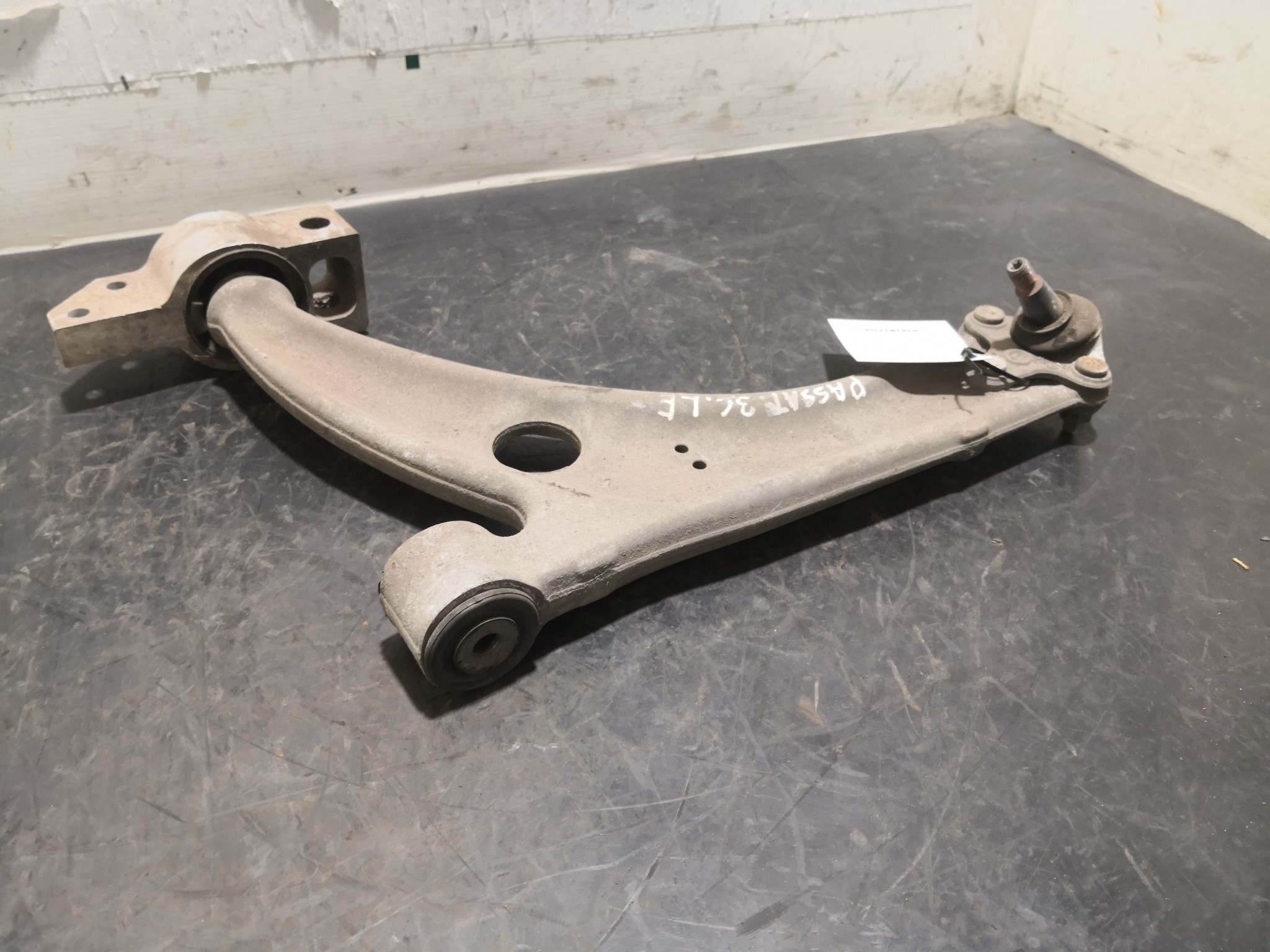 Braço Suspensão Frente Esq VOLKSWAGEN PASSAT Variant (3C5) | 05 - 11 Imagem-2