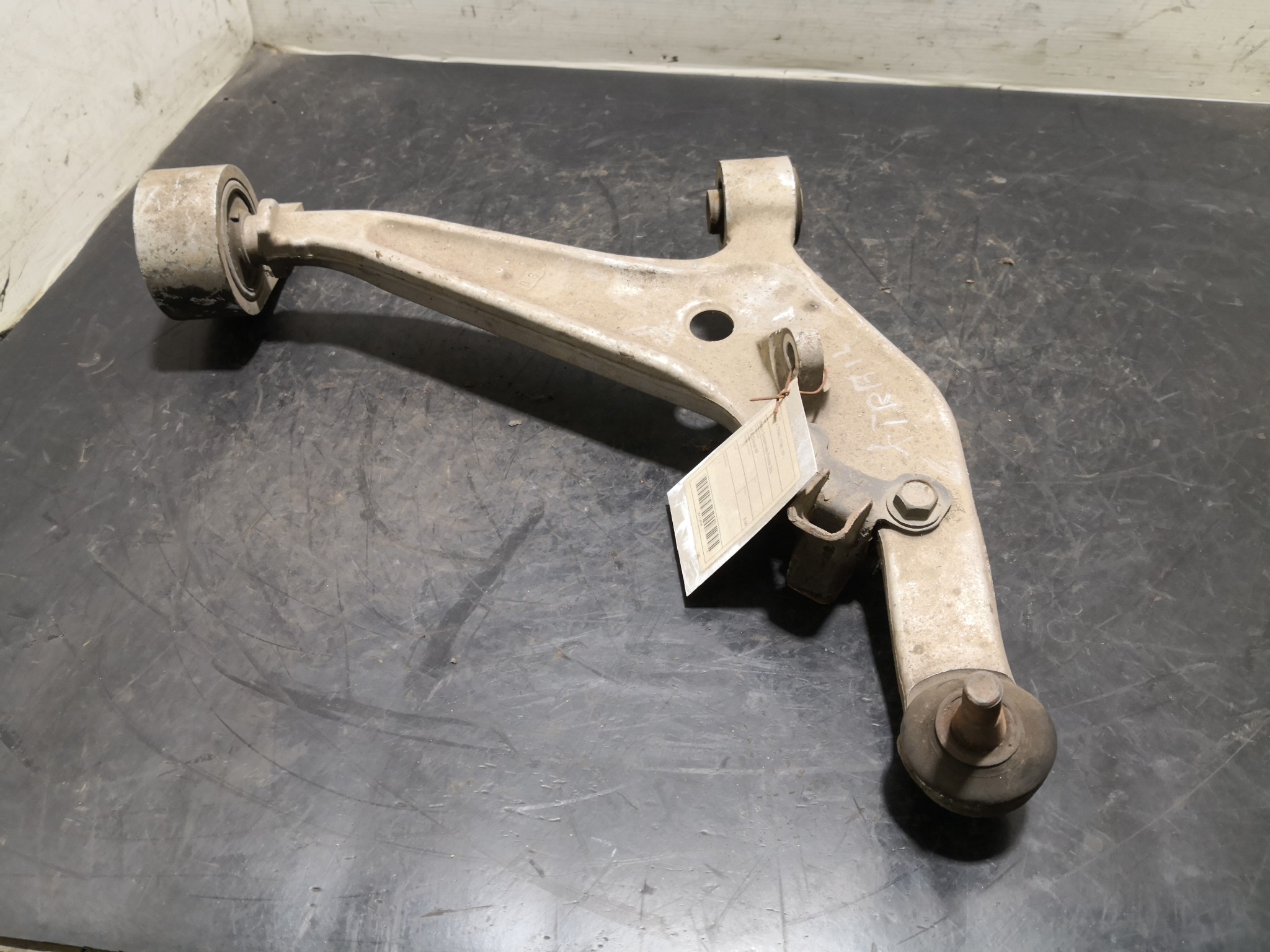 Braço Suspensão Frente Dto NISSAN - ID S_30677