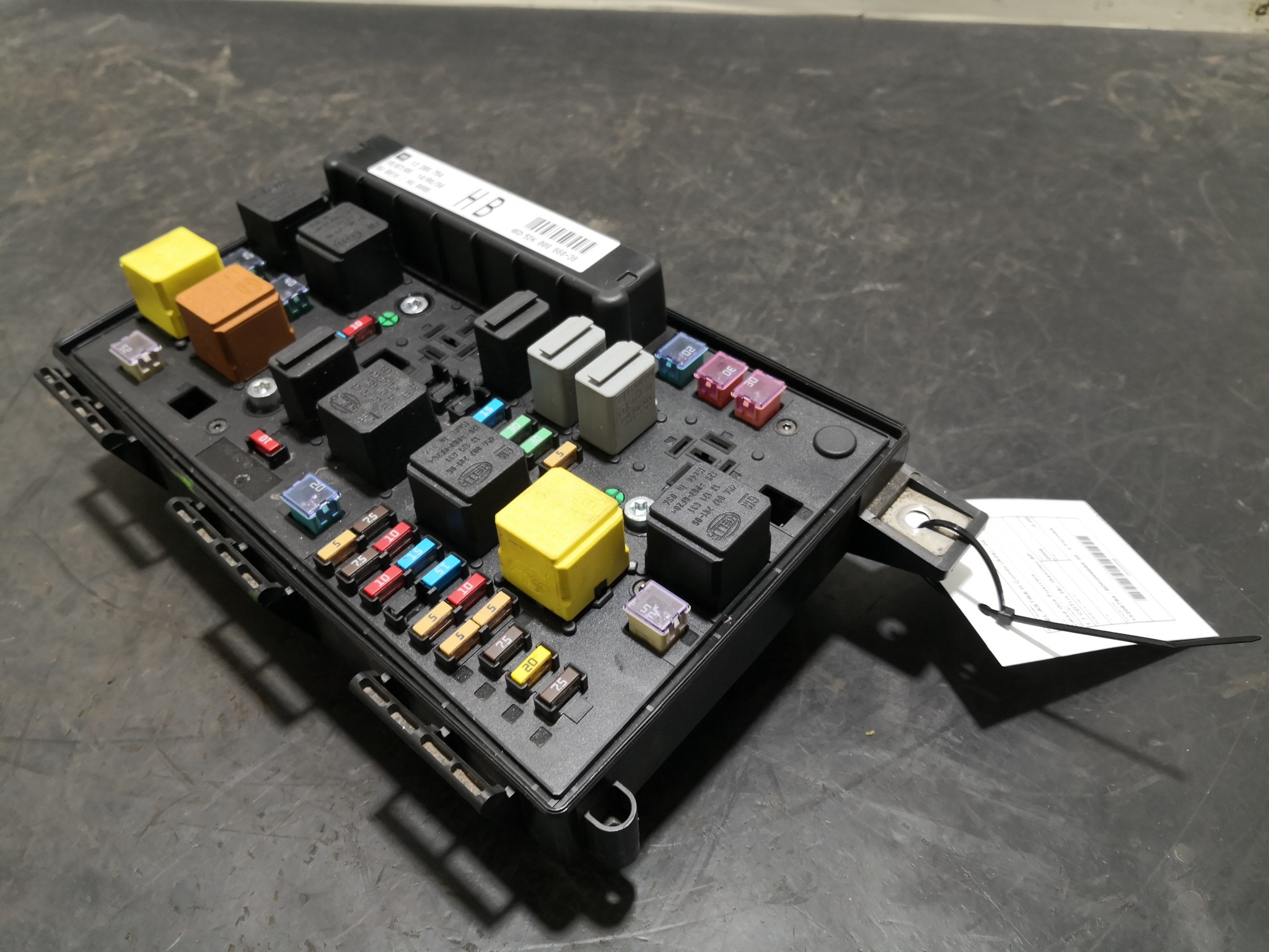 Caixa dos Fusíveis OPEL ASTRA H Combi (A04) | 04 - 14 Imagem-3