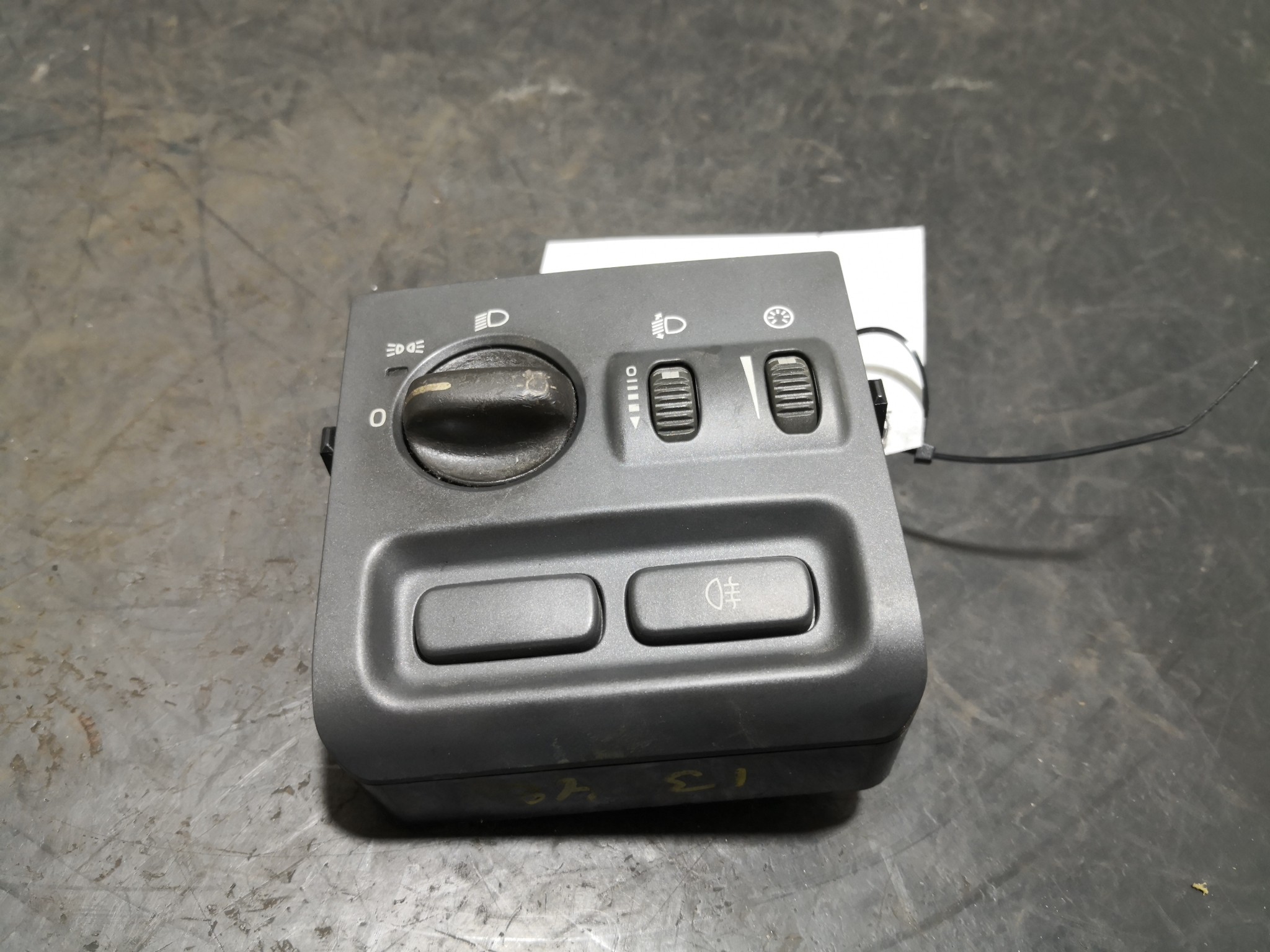 Botão de Luzes VOLVO - ID S_105582