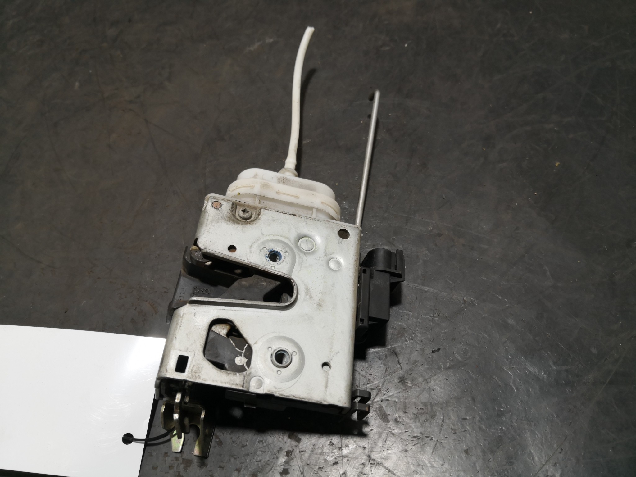 Fecho da Porta Frente Dto AUDI A4 (8D2, B5) | 94 - 01 Imagem-1