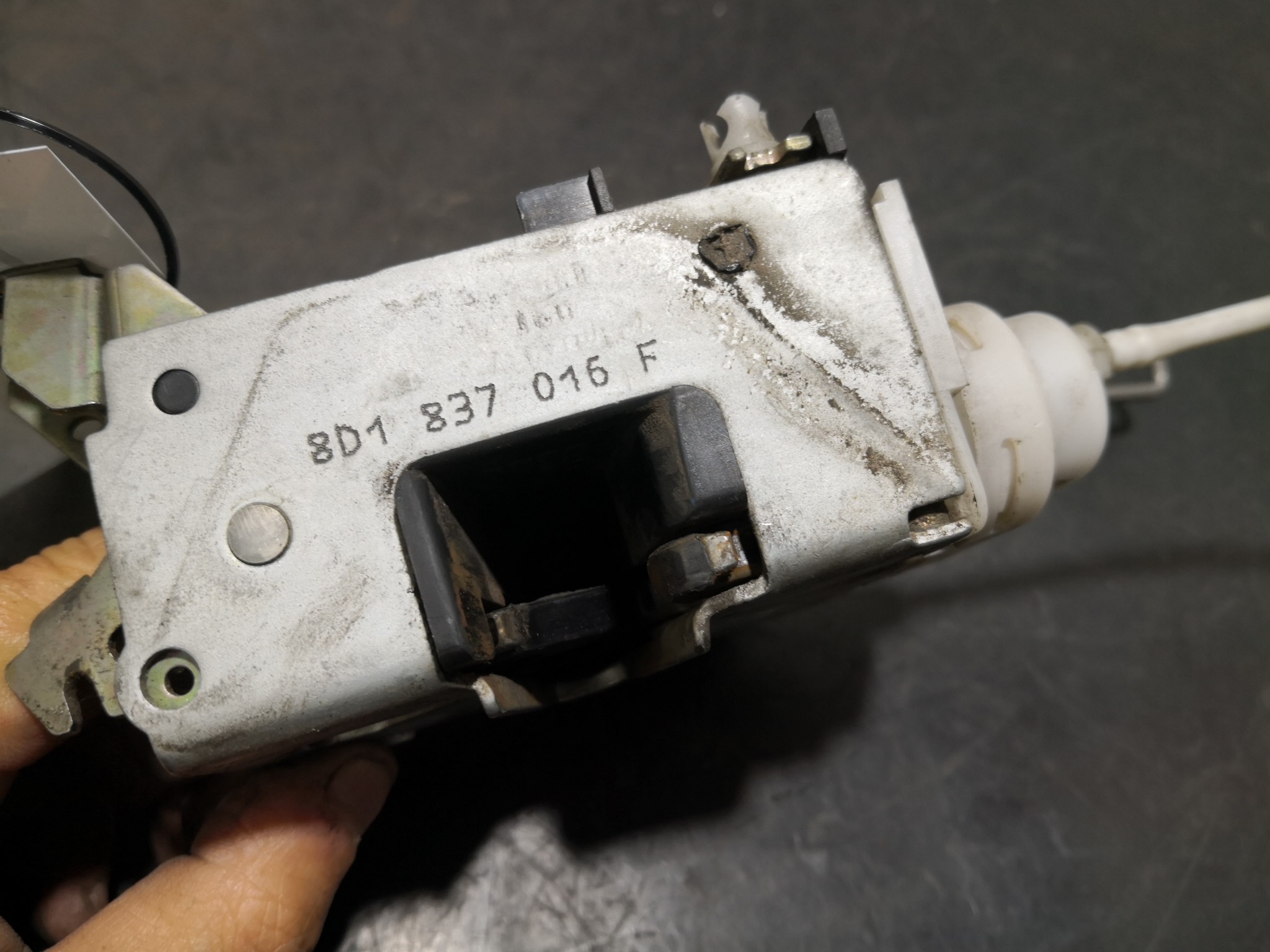 Fecho da Porta Frente Dto AUDI A4 (8D2, B5) | 94 - 01 Imagem-2