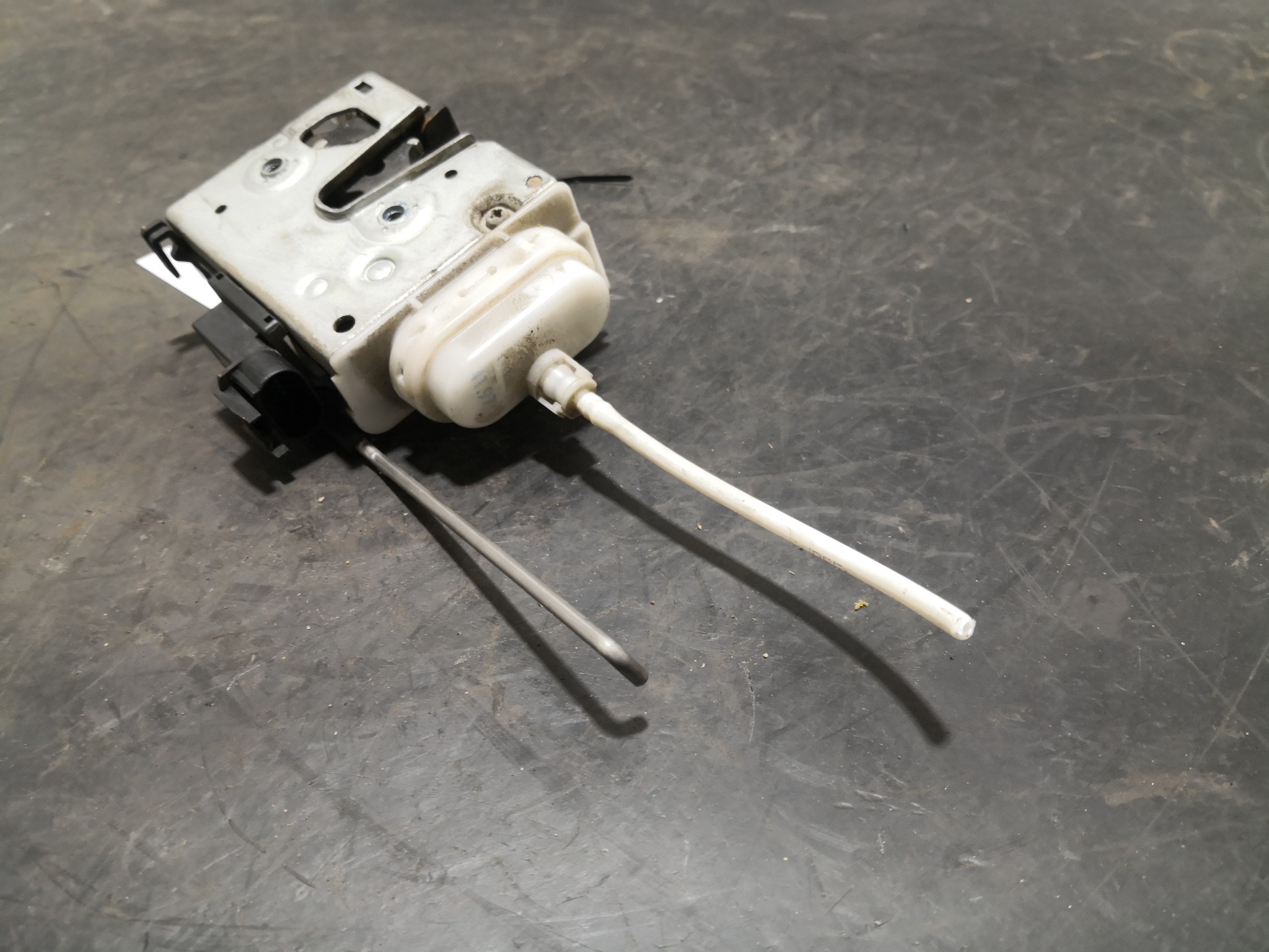 Fecho da Porta Frente Dto AUDI A4 (8D2, B5) | 94 - 01 Imagem-3