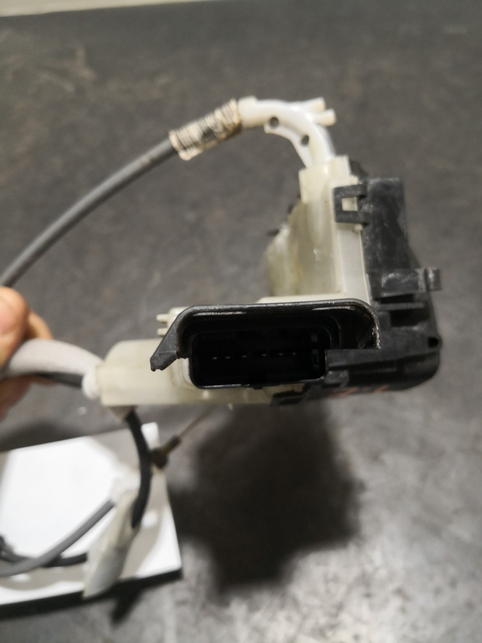 Fecho da Porta Trás Esq CITROEN C3 III (SX) | 16 -  Imagem-1