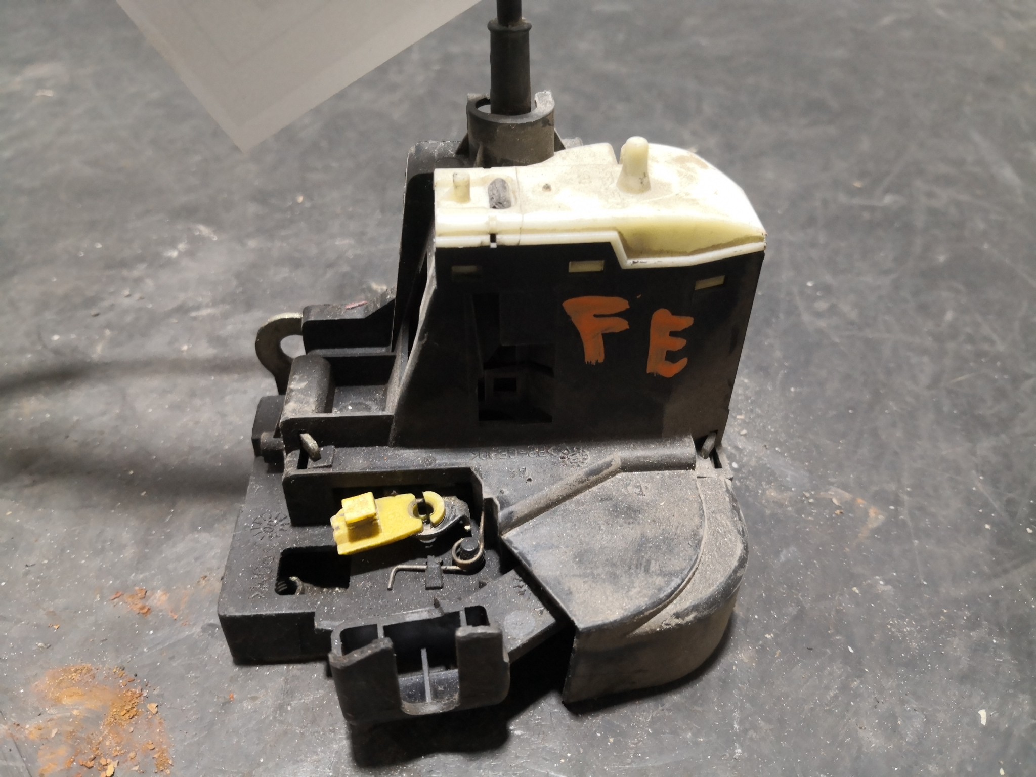 Fecho da Porta Frente Esq RENAULT CLIO II (BB_, CB_) | 98 -  Imagem-1