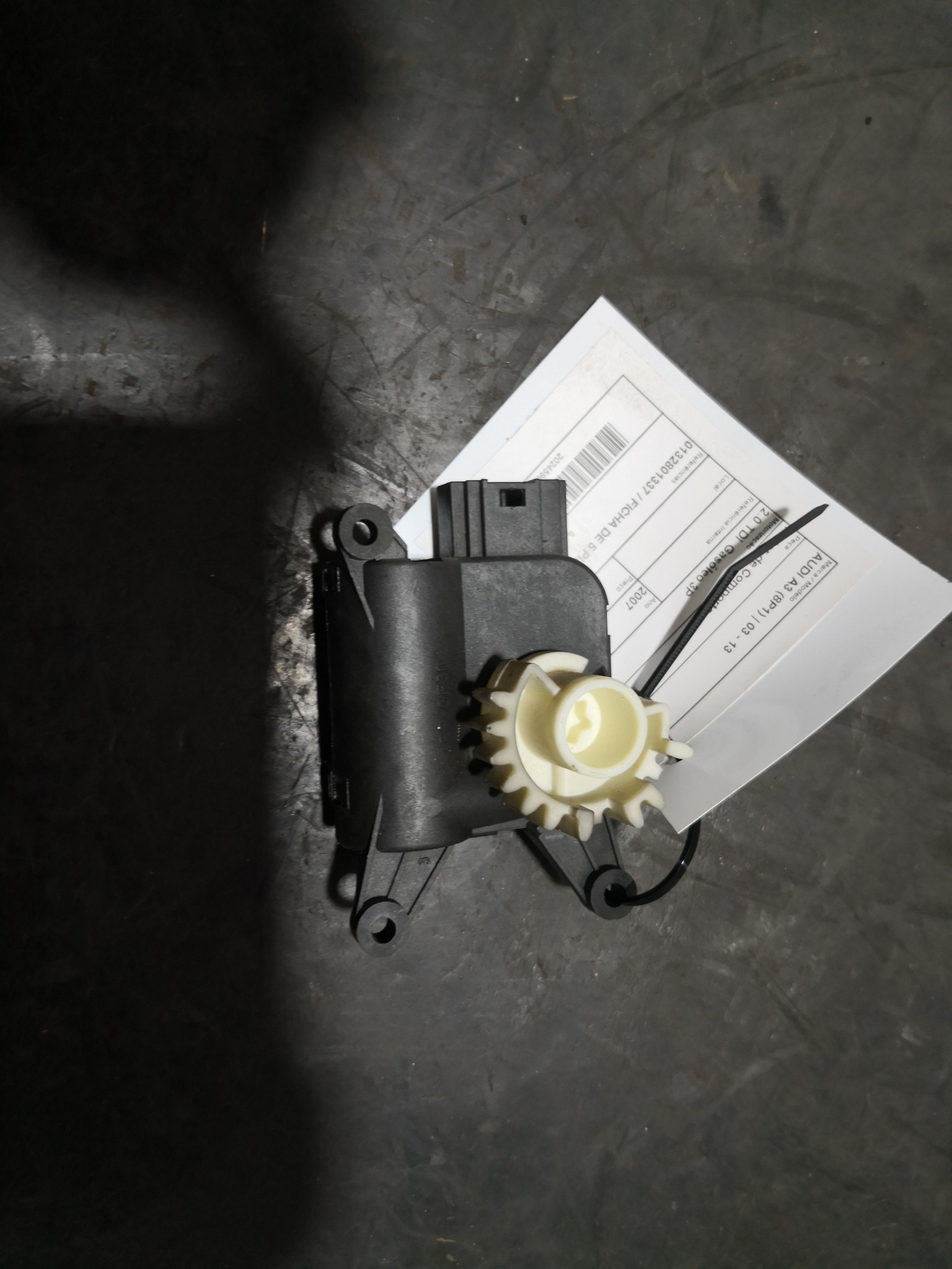 Motor de Comporta AUDI A3 (8P1) | 03 - 13 Imagem-2