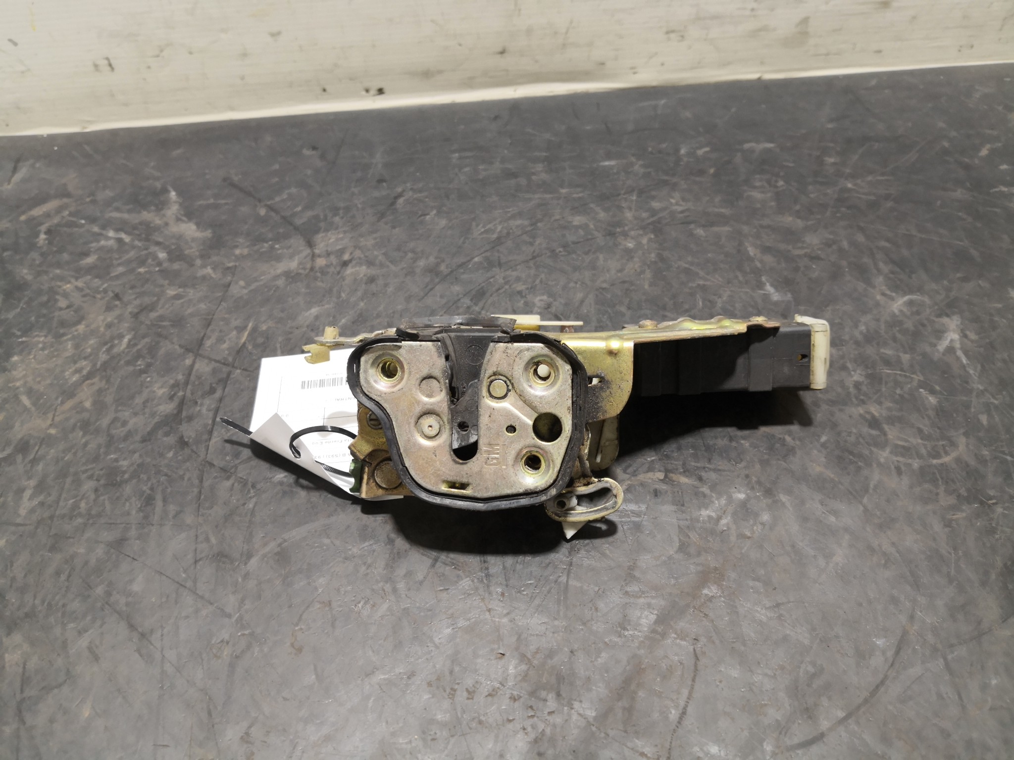 Fecho da Porta Frente Esq OPEL CORSA B (S93) | 93 - 02 Imagem-2