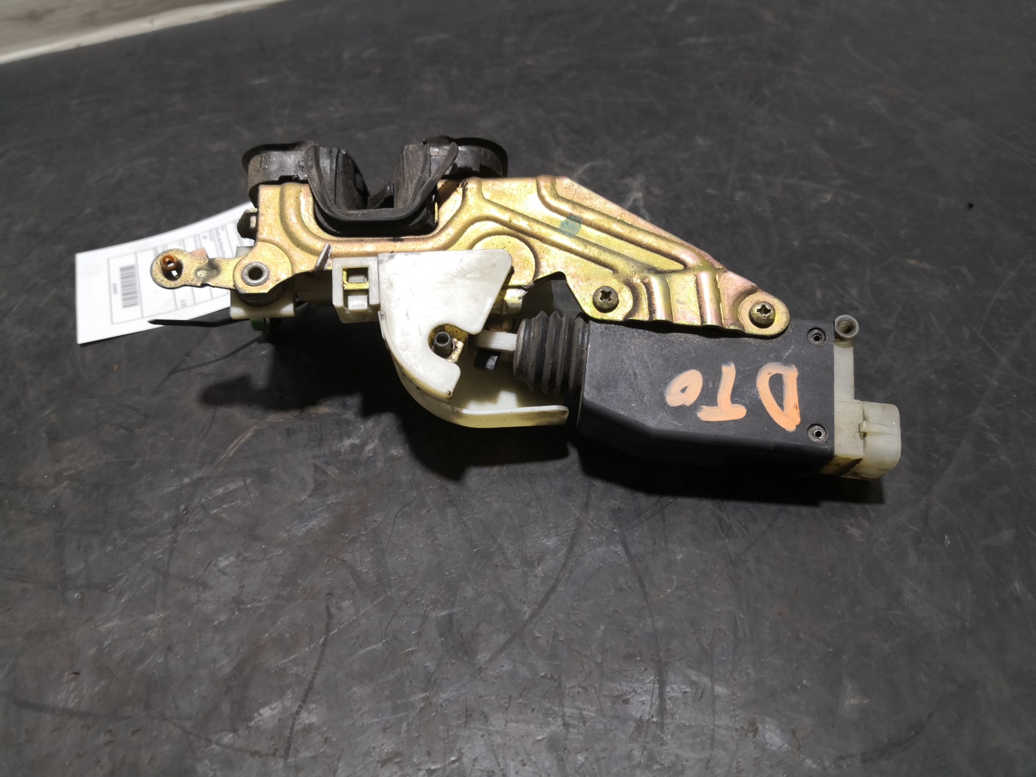 Fecho da Porta Frente Dto OPEL CORSA B (S93) | 93 - 02 Imagem-1