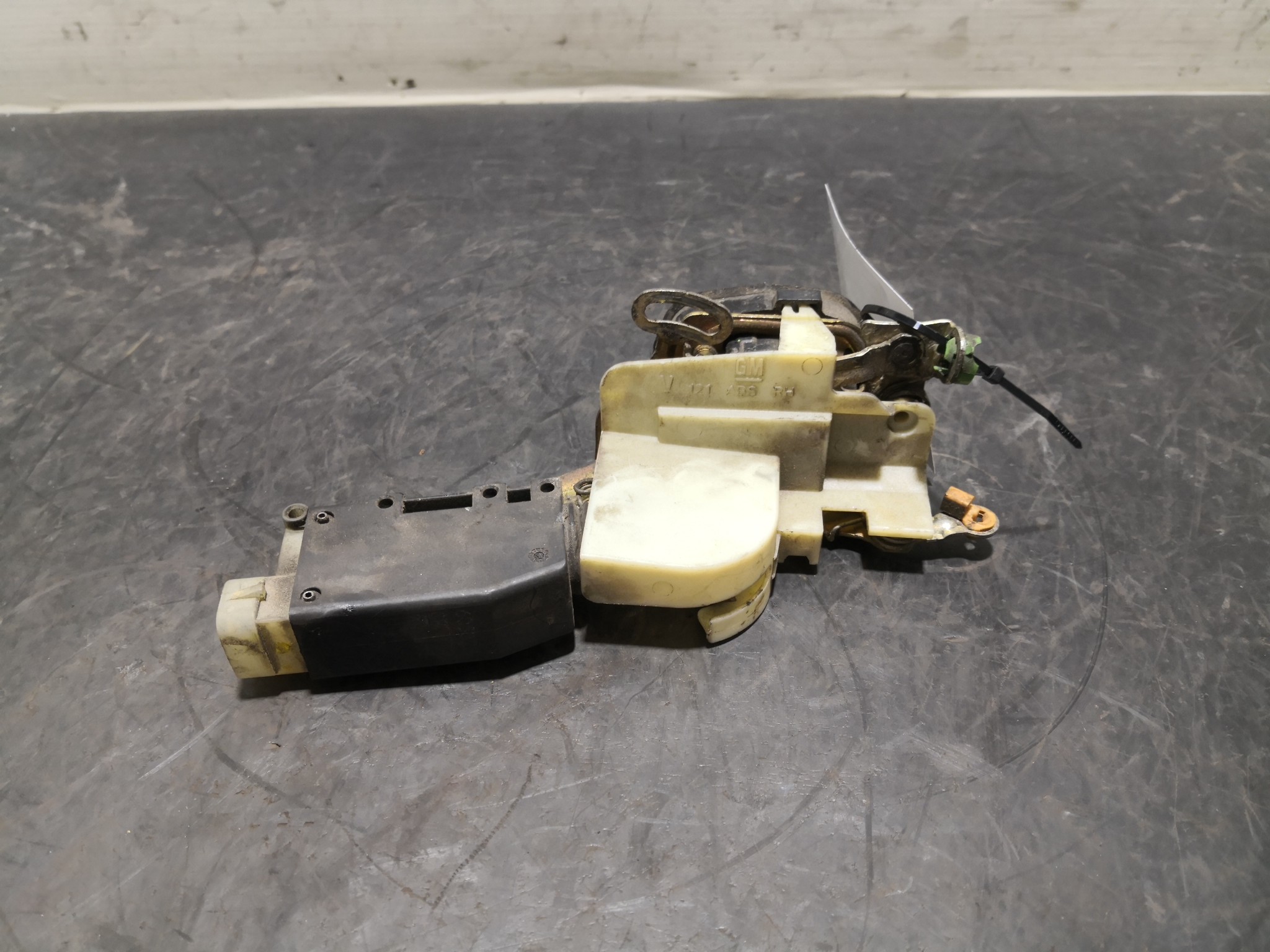 Fecho da Porta Frente Dto OPEL CORSA B (S93) | 93 - 02 Imagem-3