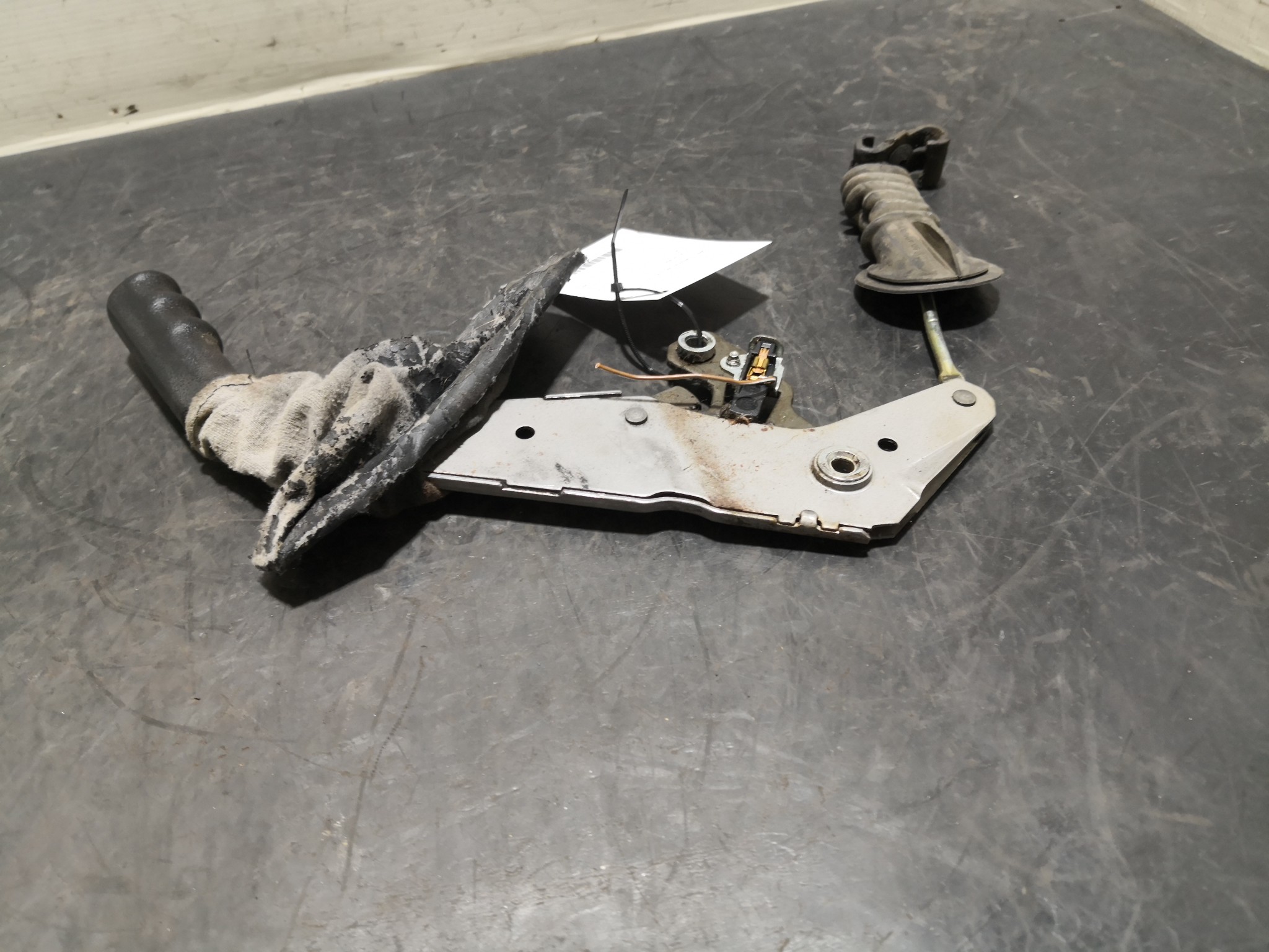 Travão de Mão OPEL CORSA B (S93) | 93 - 02 Imagem-1