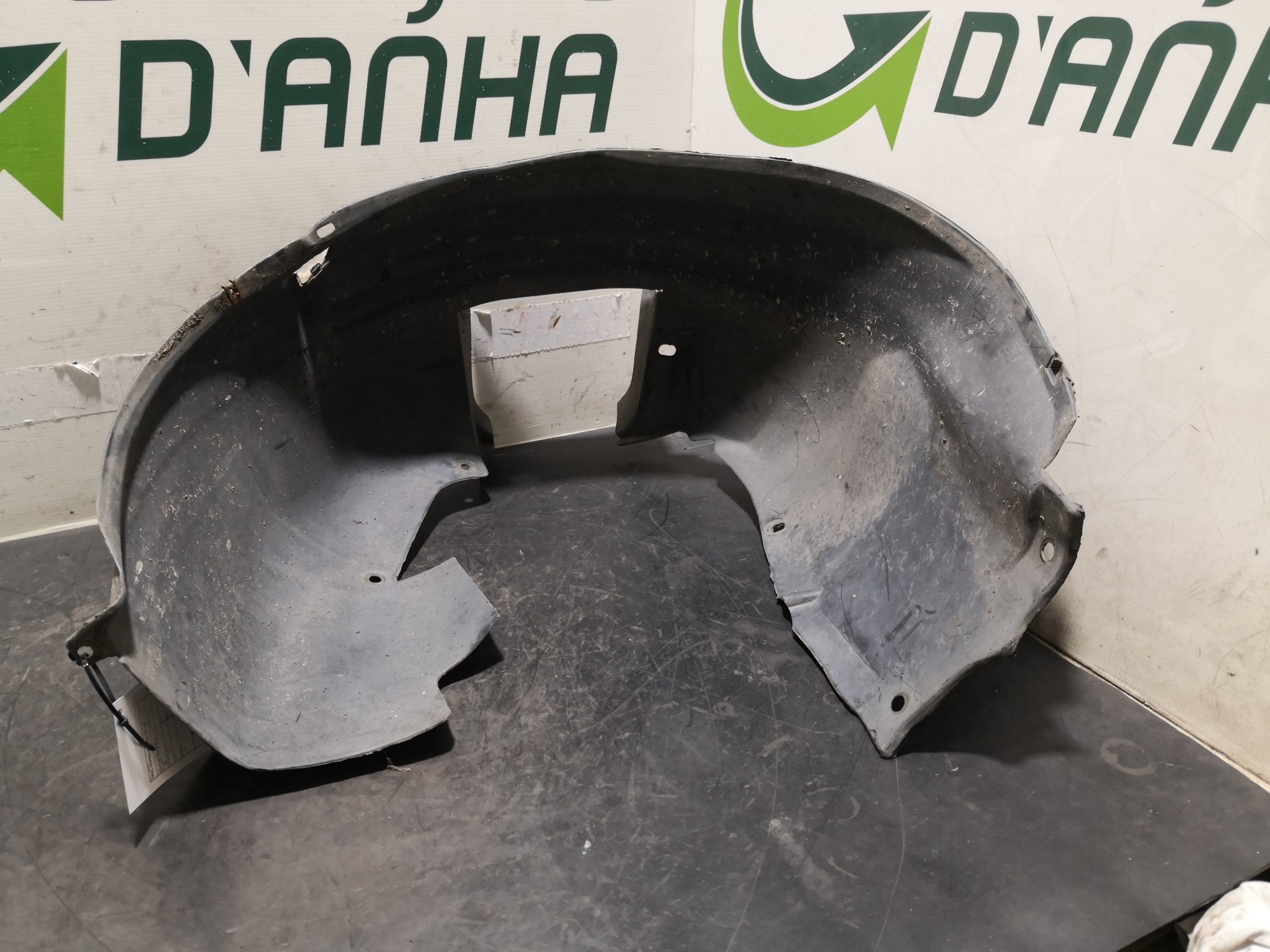 Cave de Roda Esq OPEL CORSA B (S93) | 93 - 02 Imagem-1