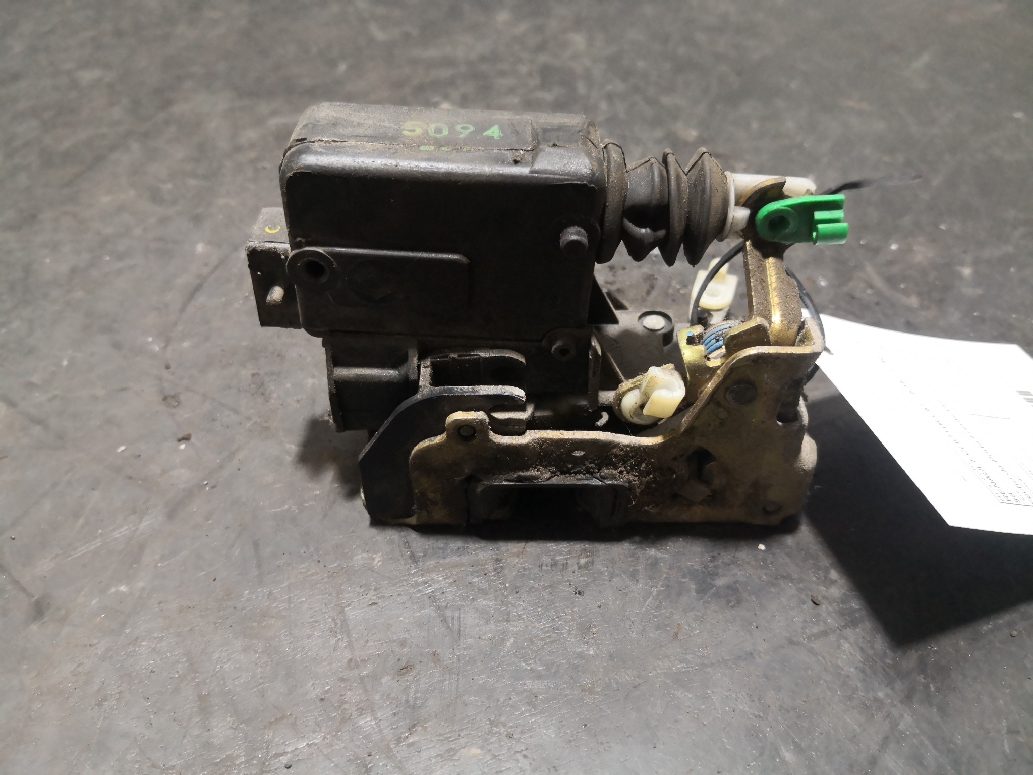 Fecho da Porta Frente Dto RENAULT CLIO I (B/C57_, 5/357_) | 90 - 98 Imagem-1