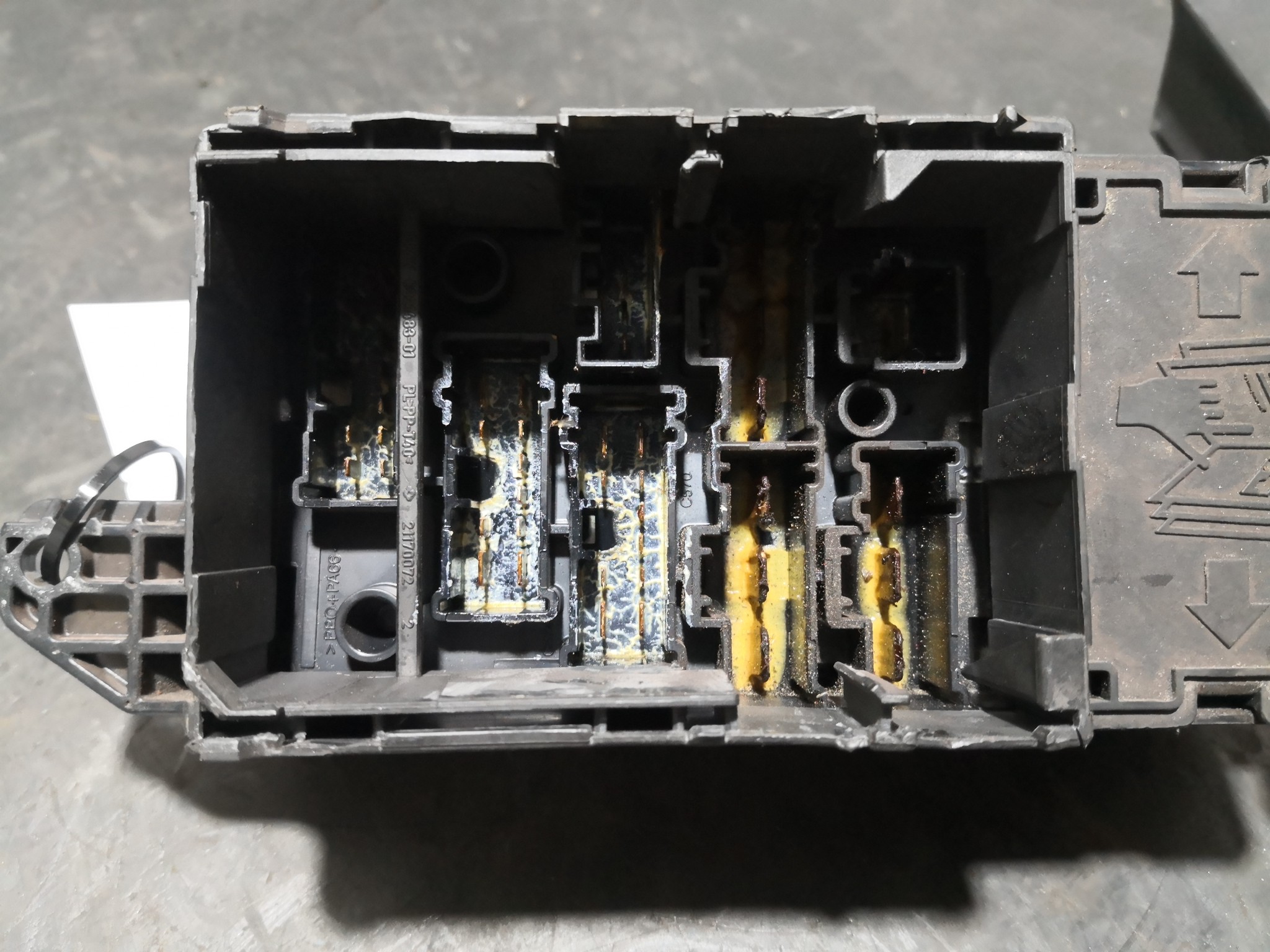 Caixa dos Fusíveis MINI MINI (R56) | 05 - 14 Imagem-2