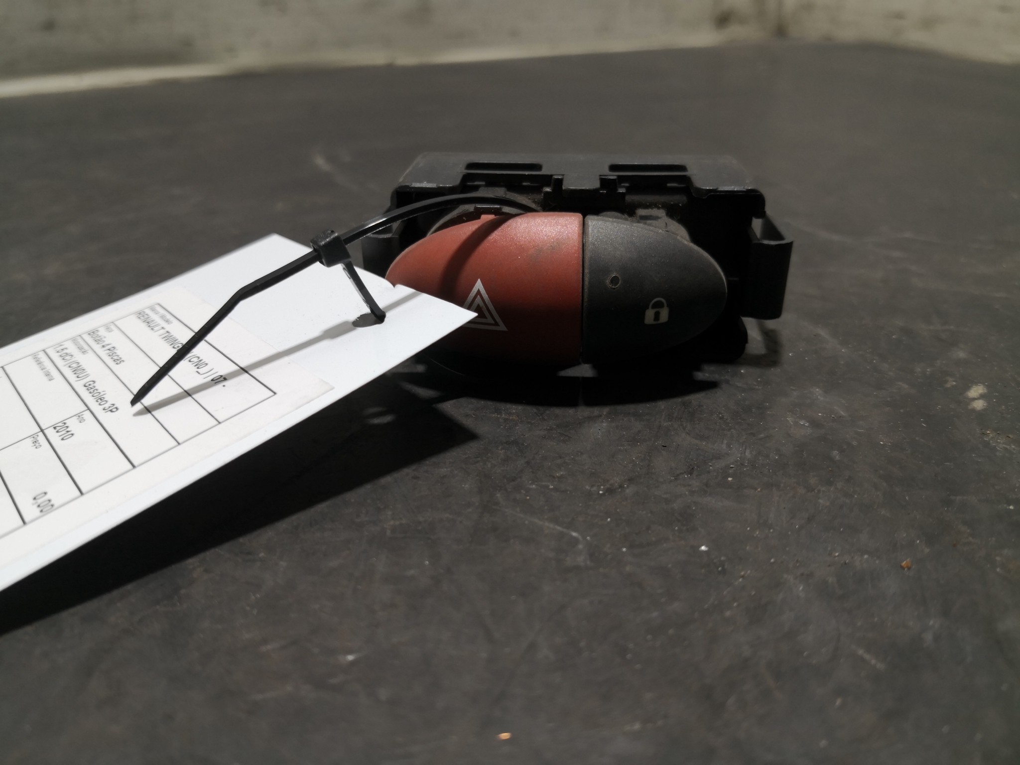 Botão 4 Piscas RENAULT - ID S_106300