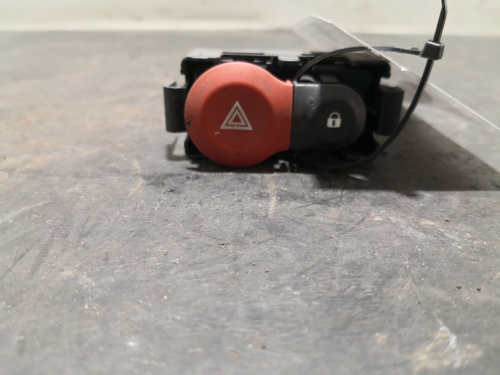 Botão 4 Piscas RENAULT - ID S_106326