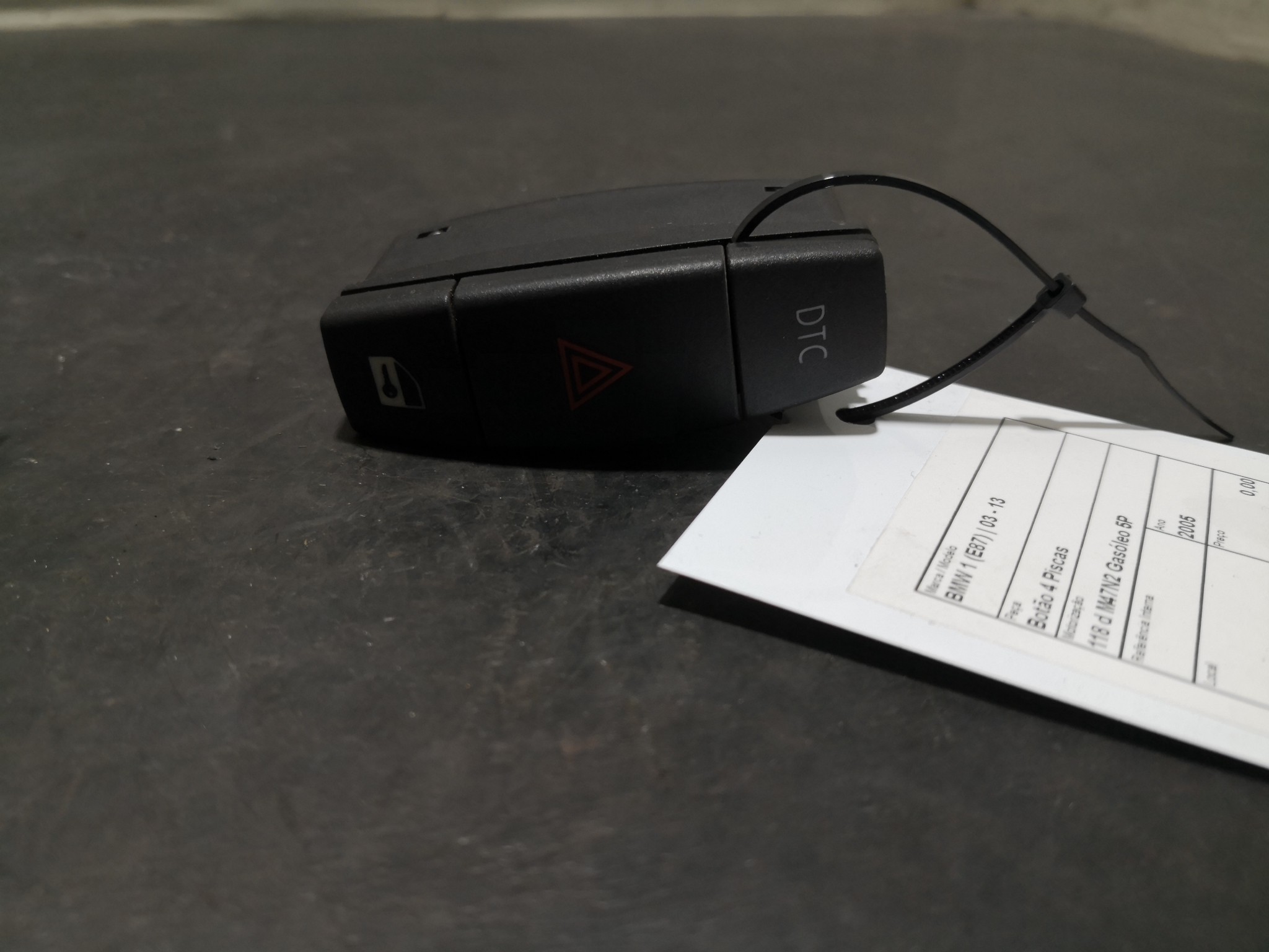 Botão 4 Piscas BMW - ID S_106376