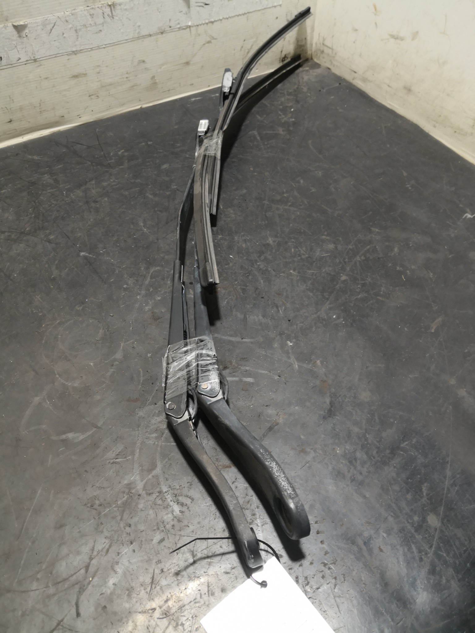 Hastes Limpa Vidros da Frente VOLVO - ID S_106460