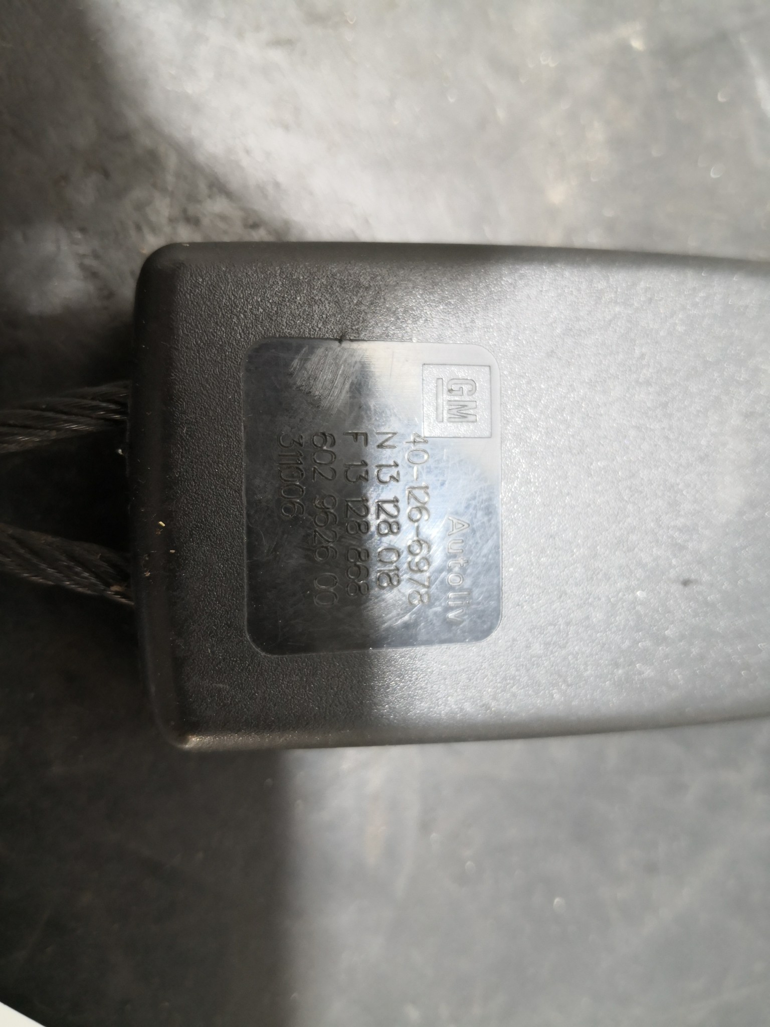 Engate Cinto Trás Esq OPEL ASTRA H Combi (A04) | 04 - 14 Imagem-1