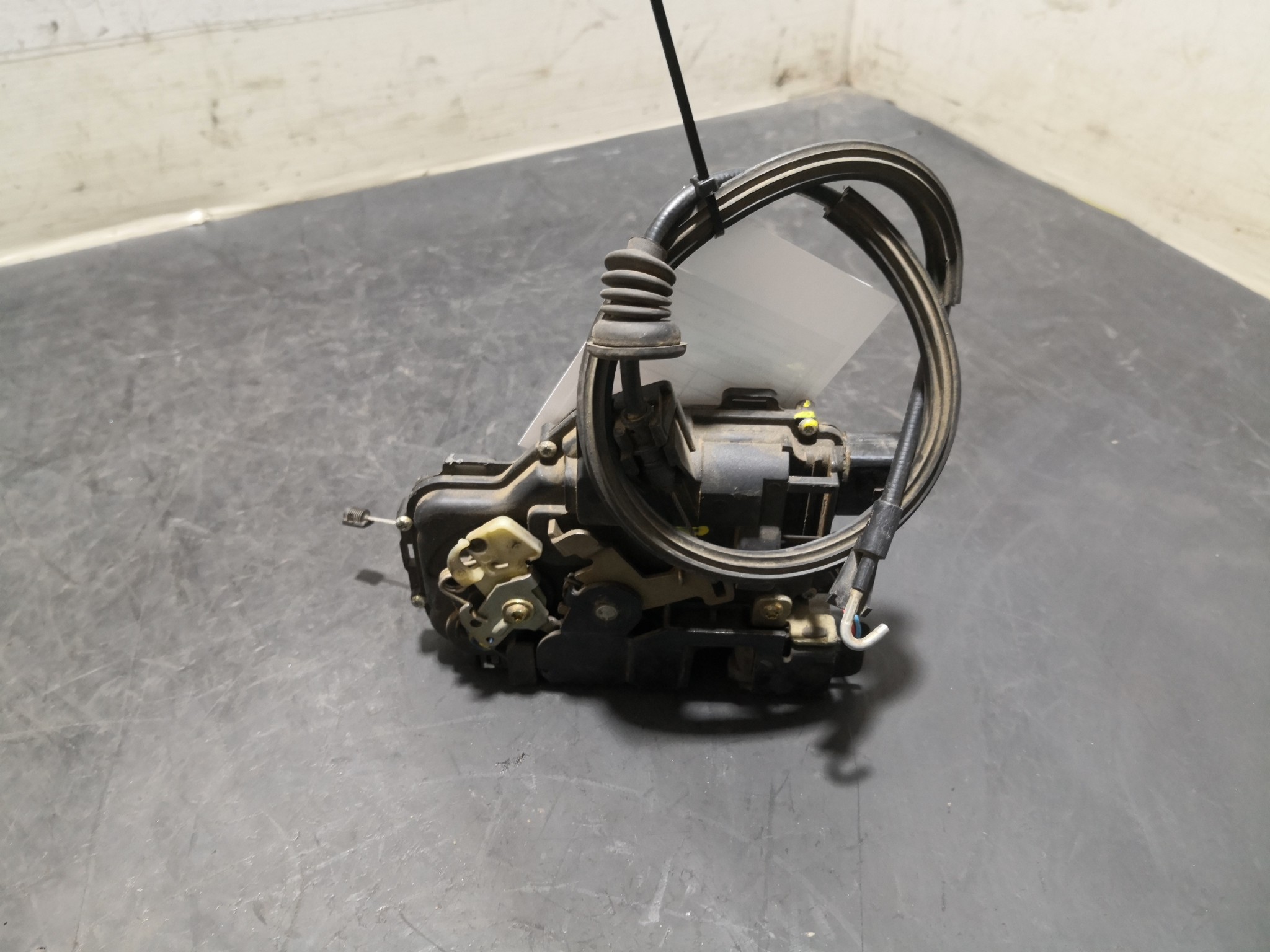 Fecho da Porta Frente Esq VOLKSWAGEN GOL IV | 03 - 14 Imagem-2