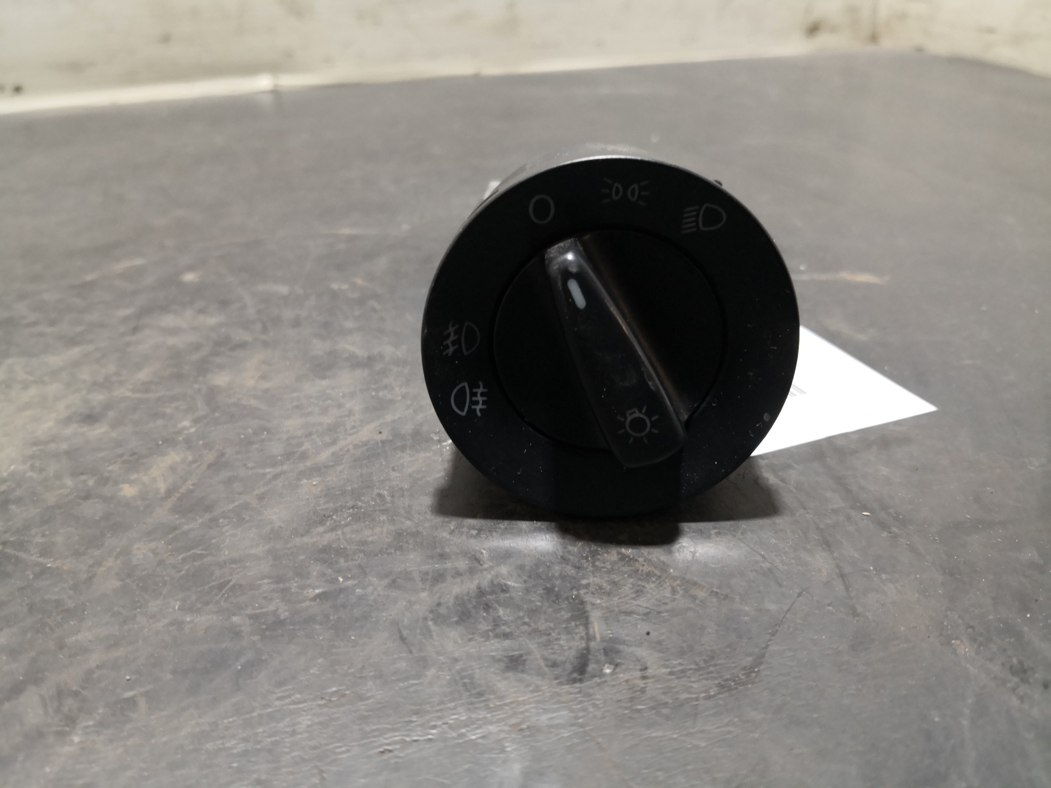 Botão de Luzes VOLKSWAGEN GOLF IV (1J1) | 97 - 07 Imagem-1