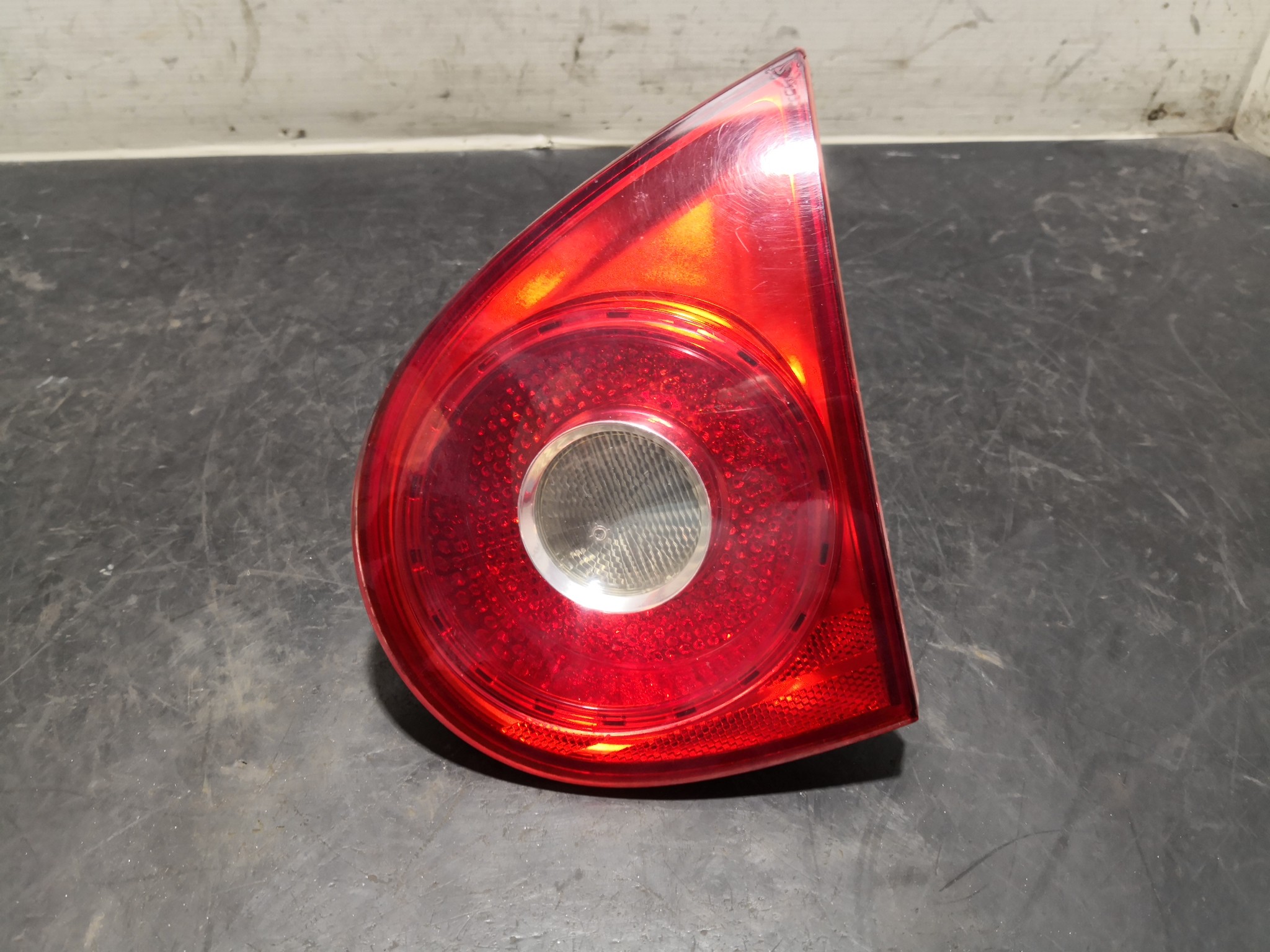 Farolim Mala VOLKSWAGEN GOLF V (1K1) | 03 - 09 Imagem-1