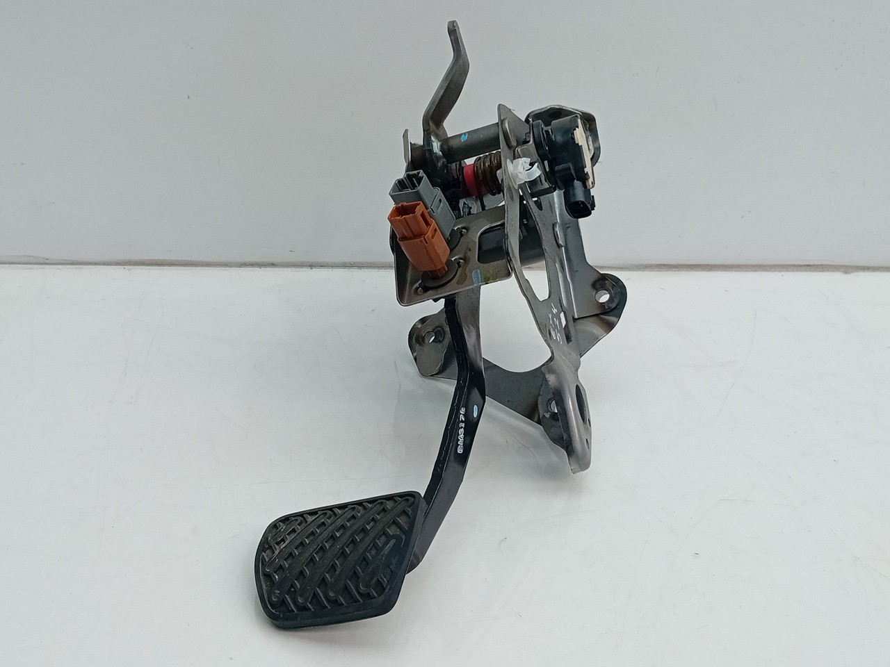 Nissan leaf brake pedal online