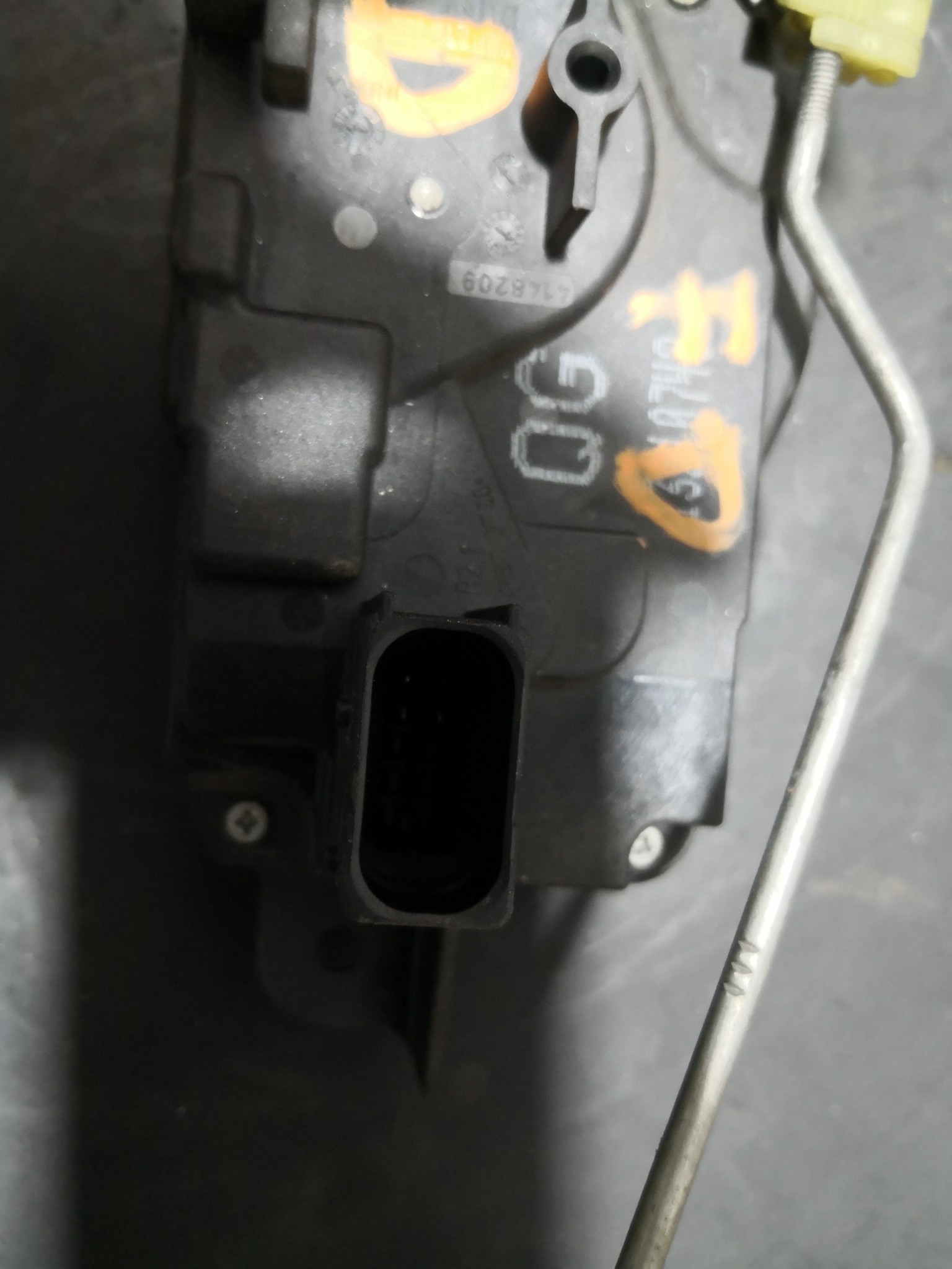 Fecho da Porta Frente Dto OPEL ASTRA H Combi (A04) | 04 - 14 Imagem-1