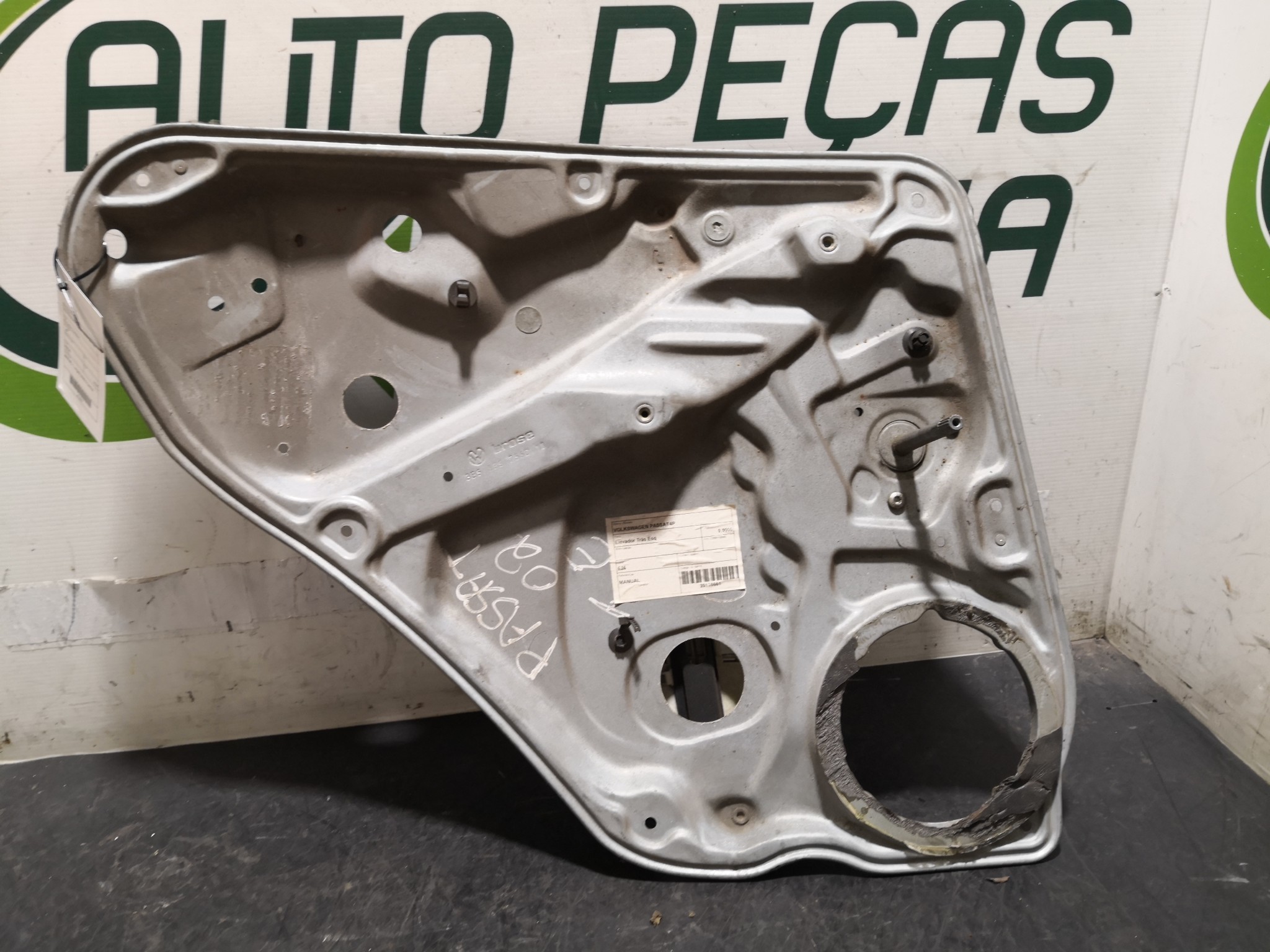 Elevador Trás Esq VOLKSWAGEN PASSAT (3B3) | 00 - 05 Imagem-1